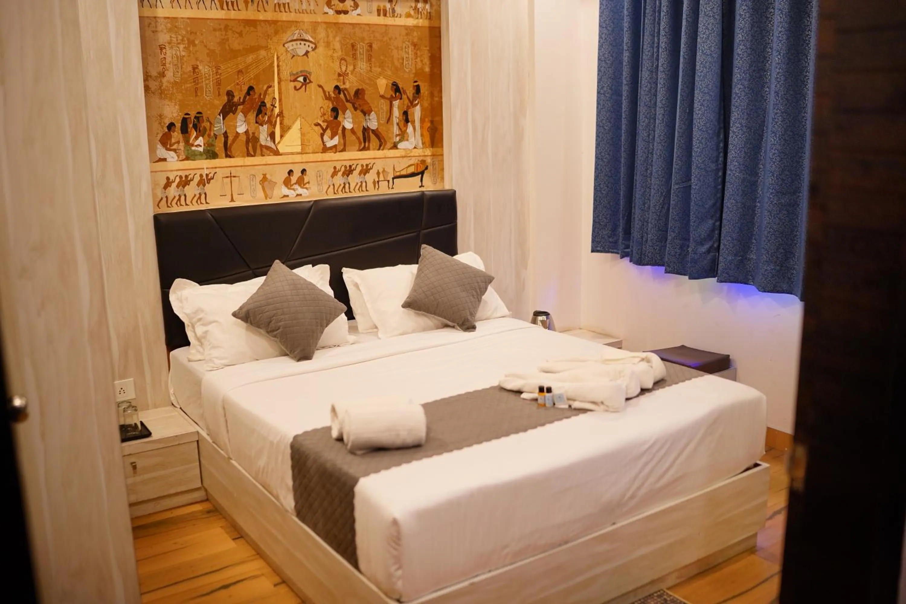 Bed in Hotel Lake Bridge