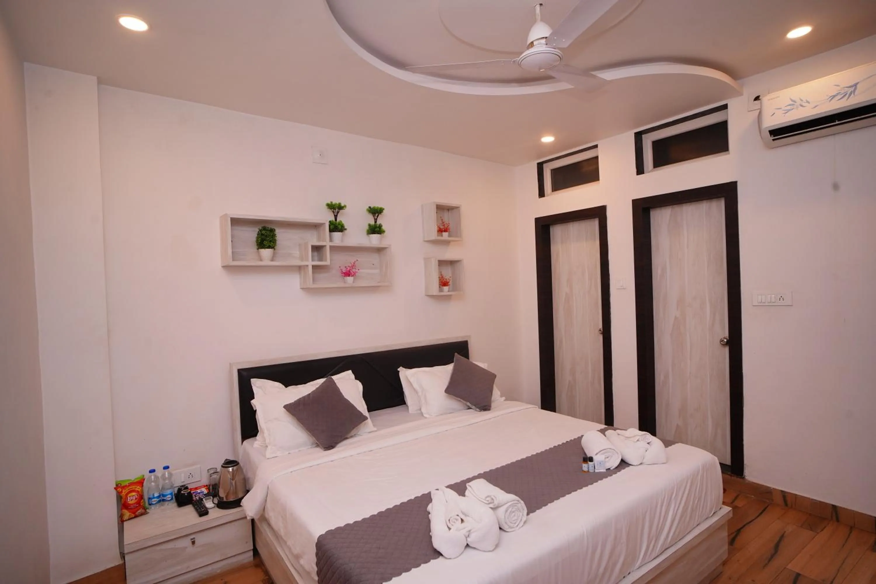 Bed in Hotel Lake Bridge