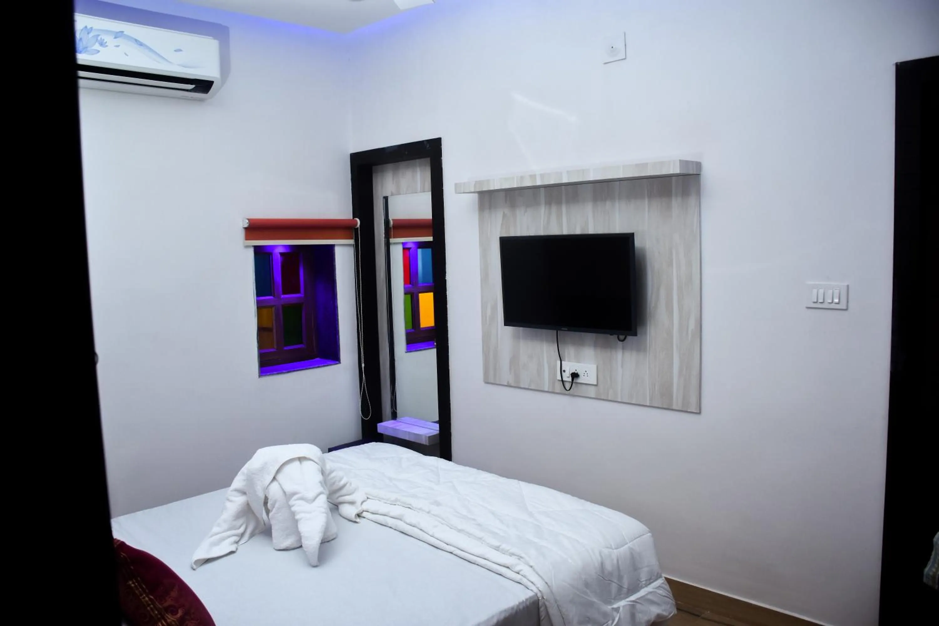 Bedroom, Bed in Hotel Lake Bridge