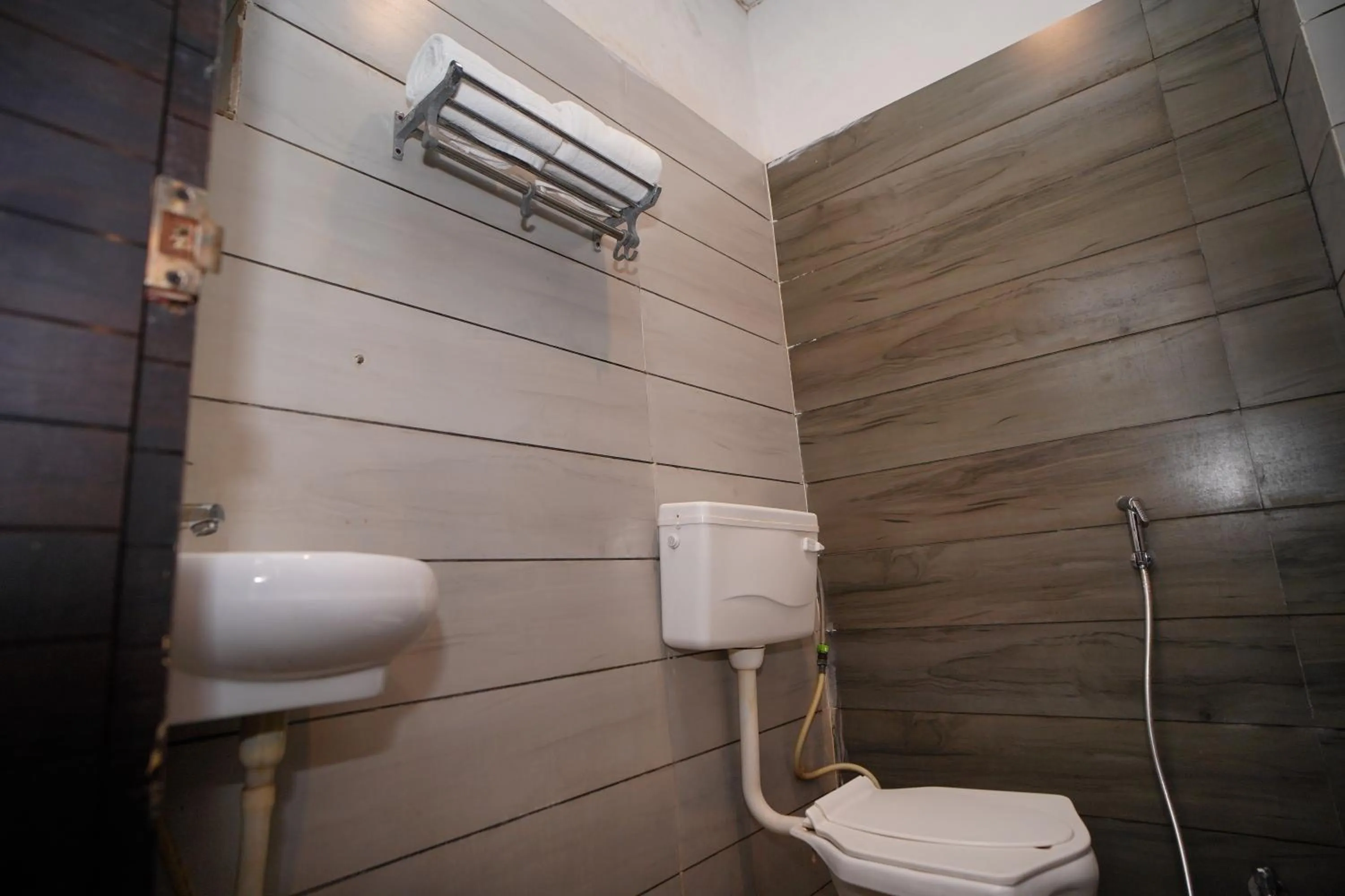 Bathroom in Hotel Lake Bridge