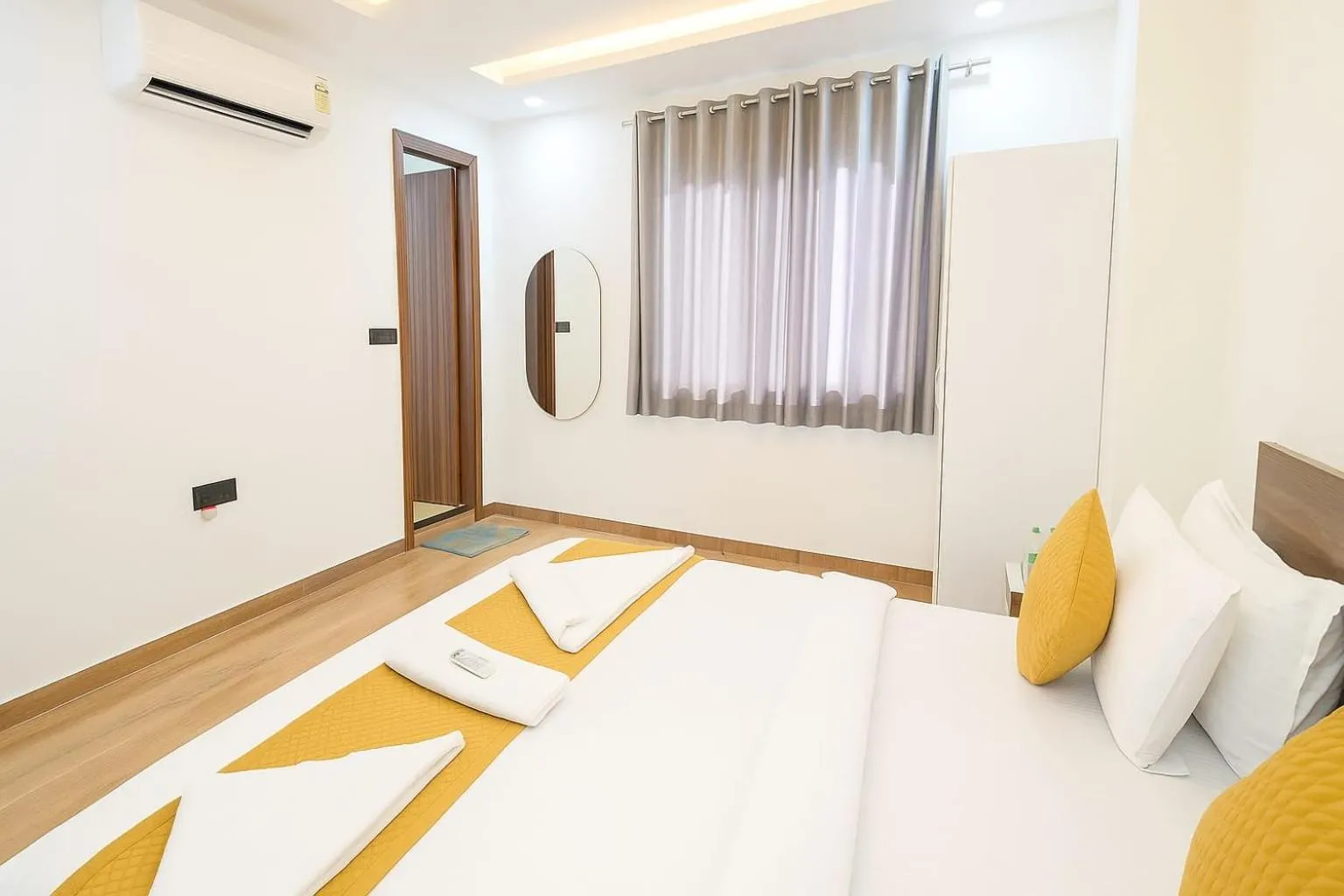 Bedroom, Bed in Diplomat Regency Yashobhoomi