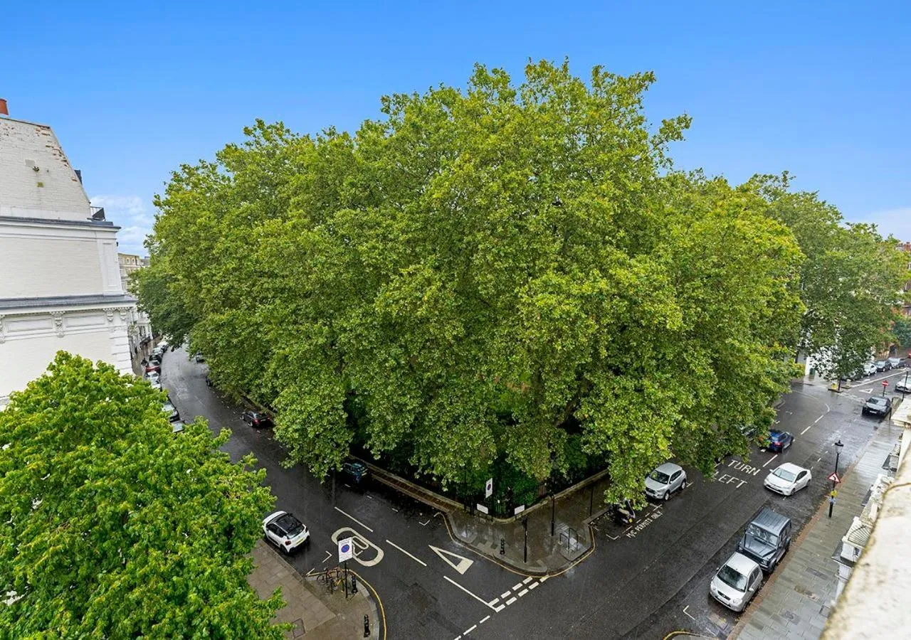 Neighbourhood in Cleveland Residences Kensington