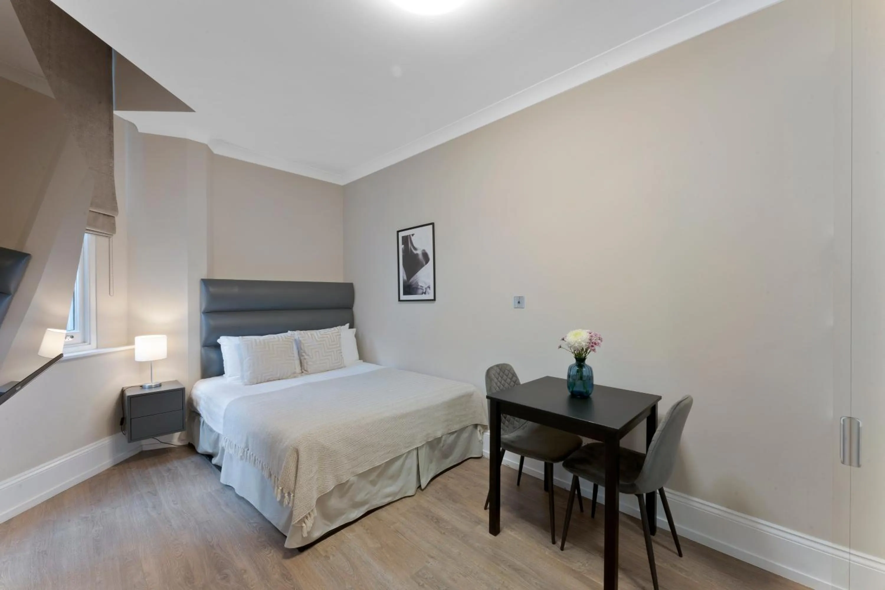 Bedroom, Bed in Cleveland Residences Kensington