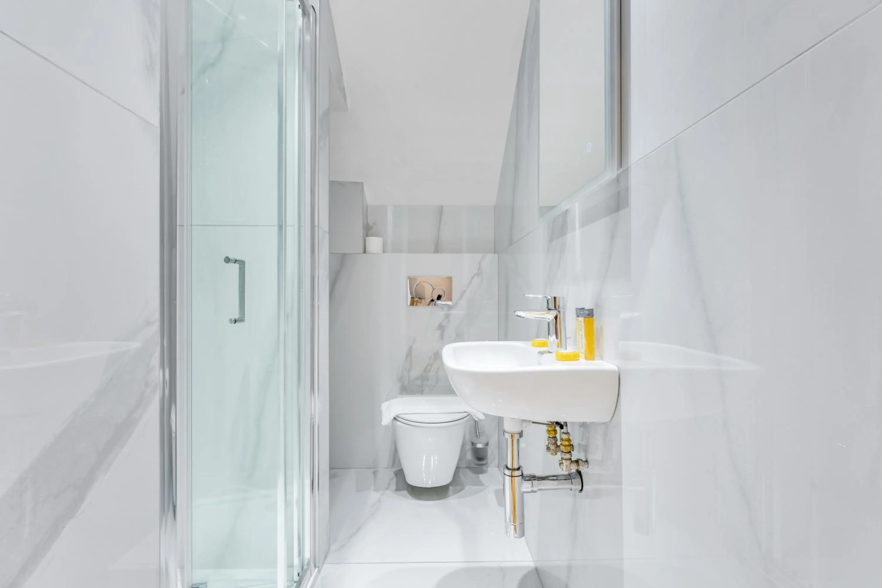 Bathroom in Cleveland Residences Kensington