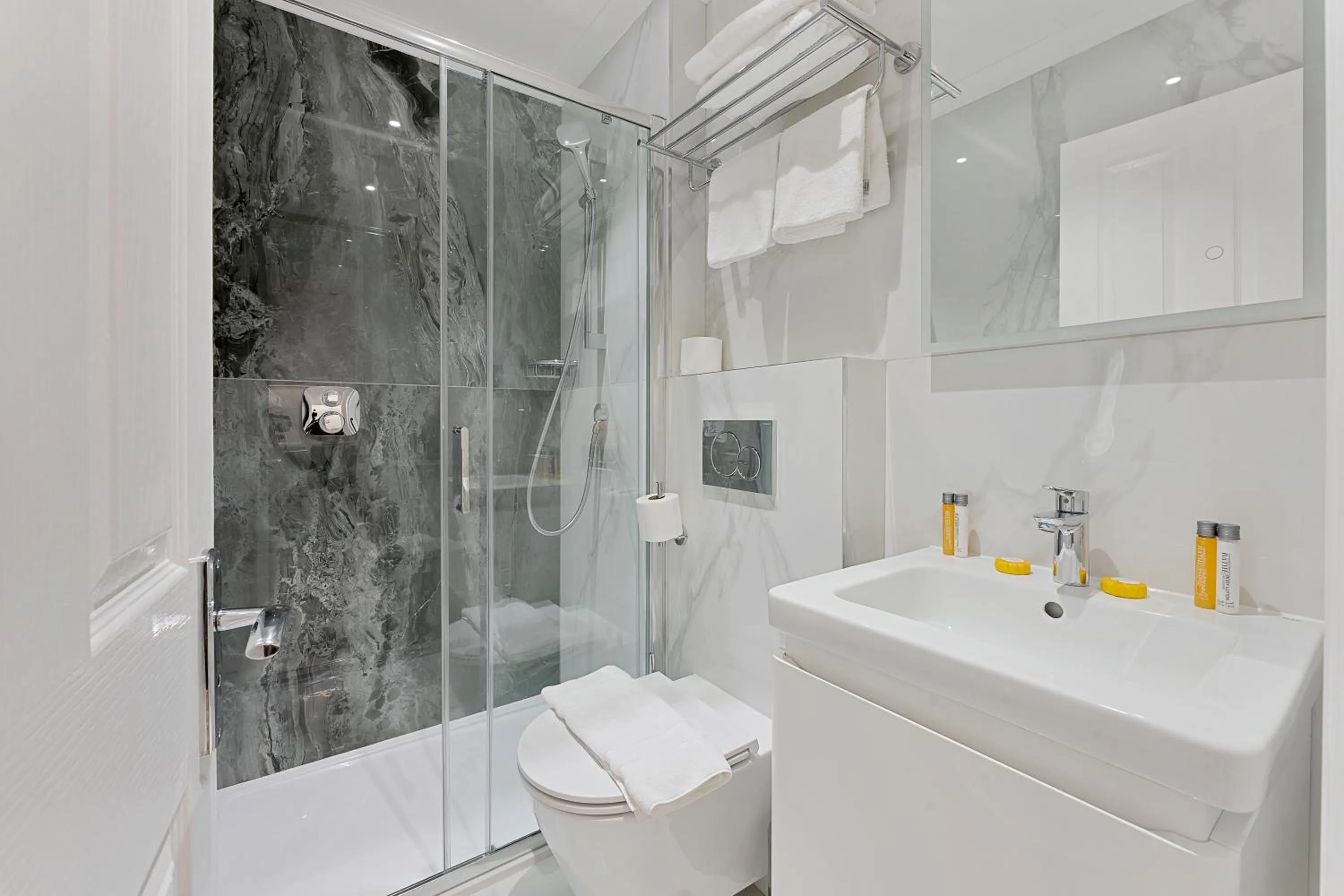 Bathroom in Cleveland Residences Kensington