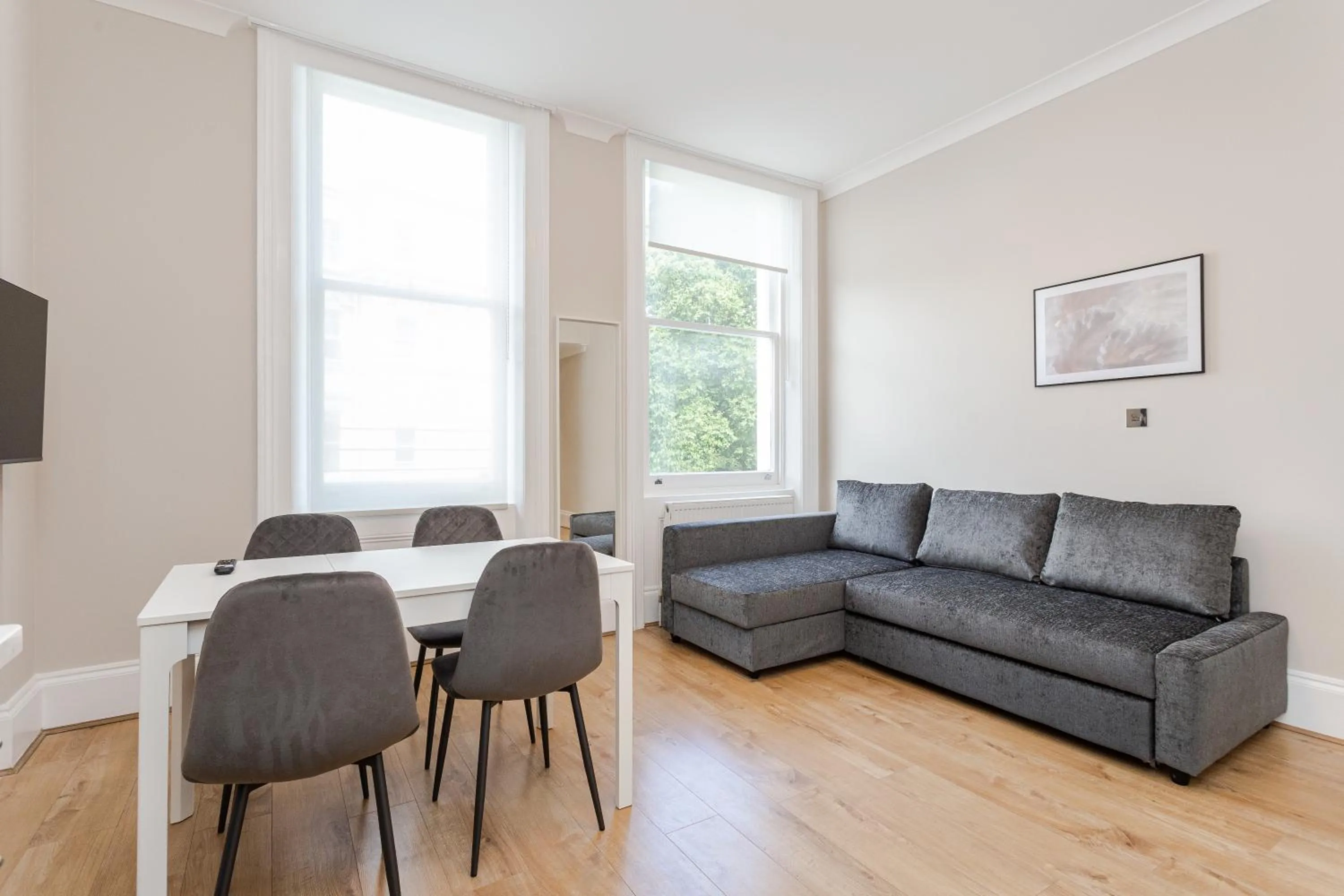 Living room in Cleveland Residences Kensington