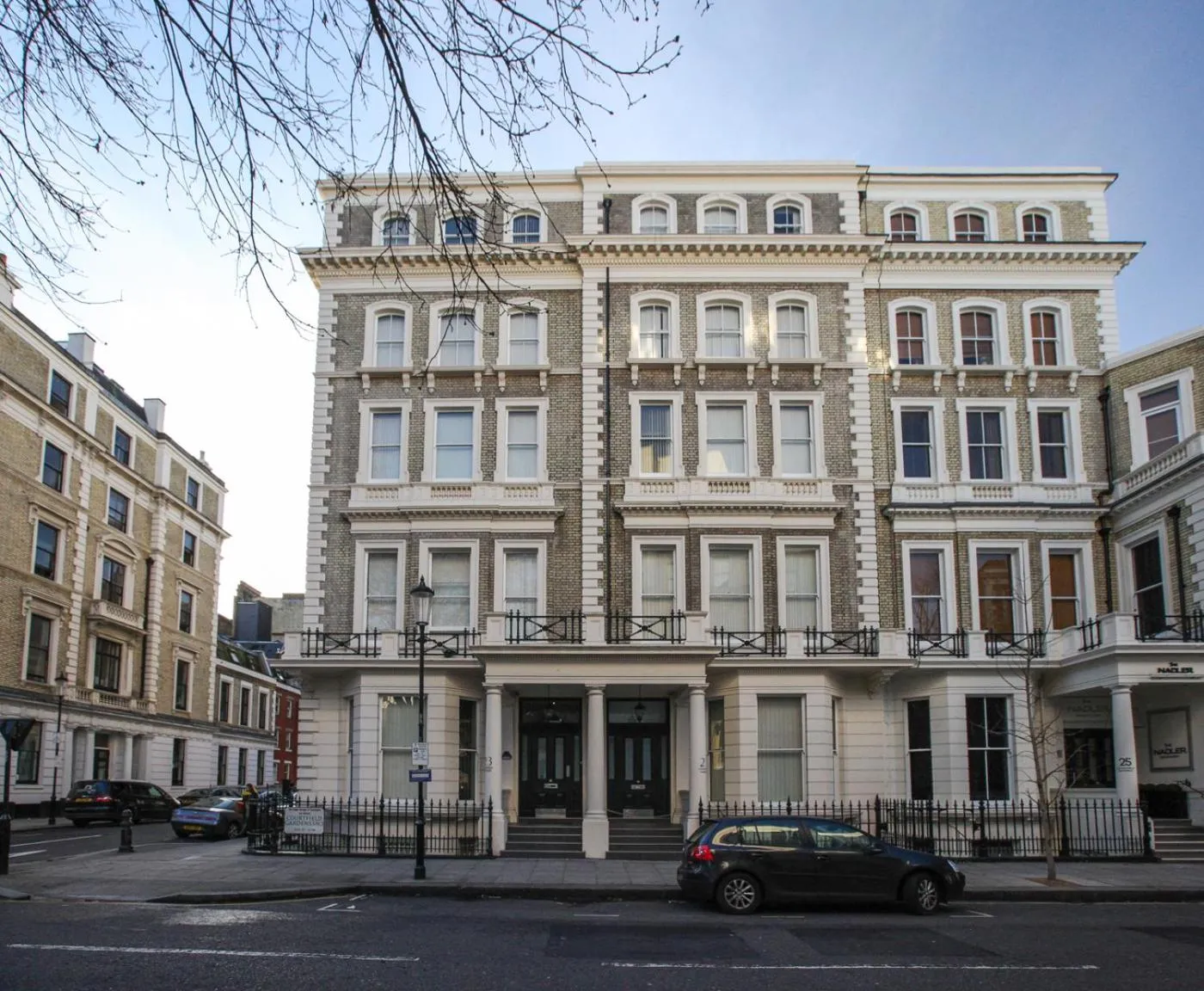 Property building in Cleveland Residences Kensington