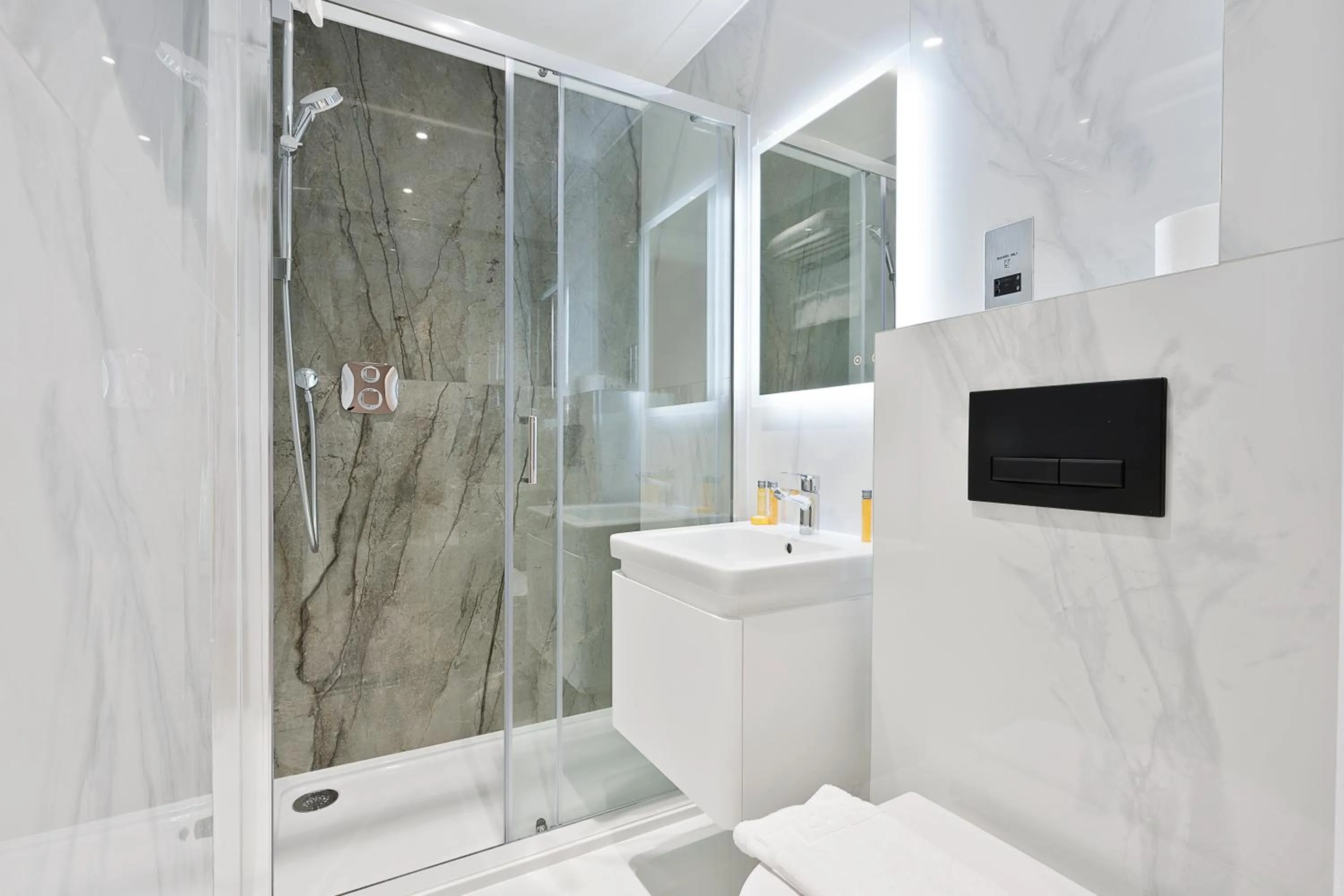 Bathroom in Cleveland Residences Kensington