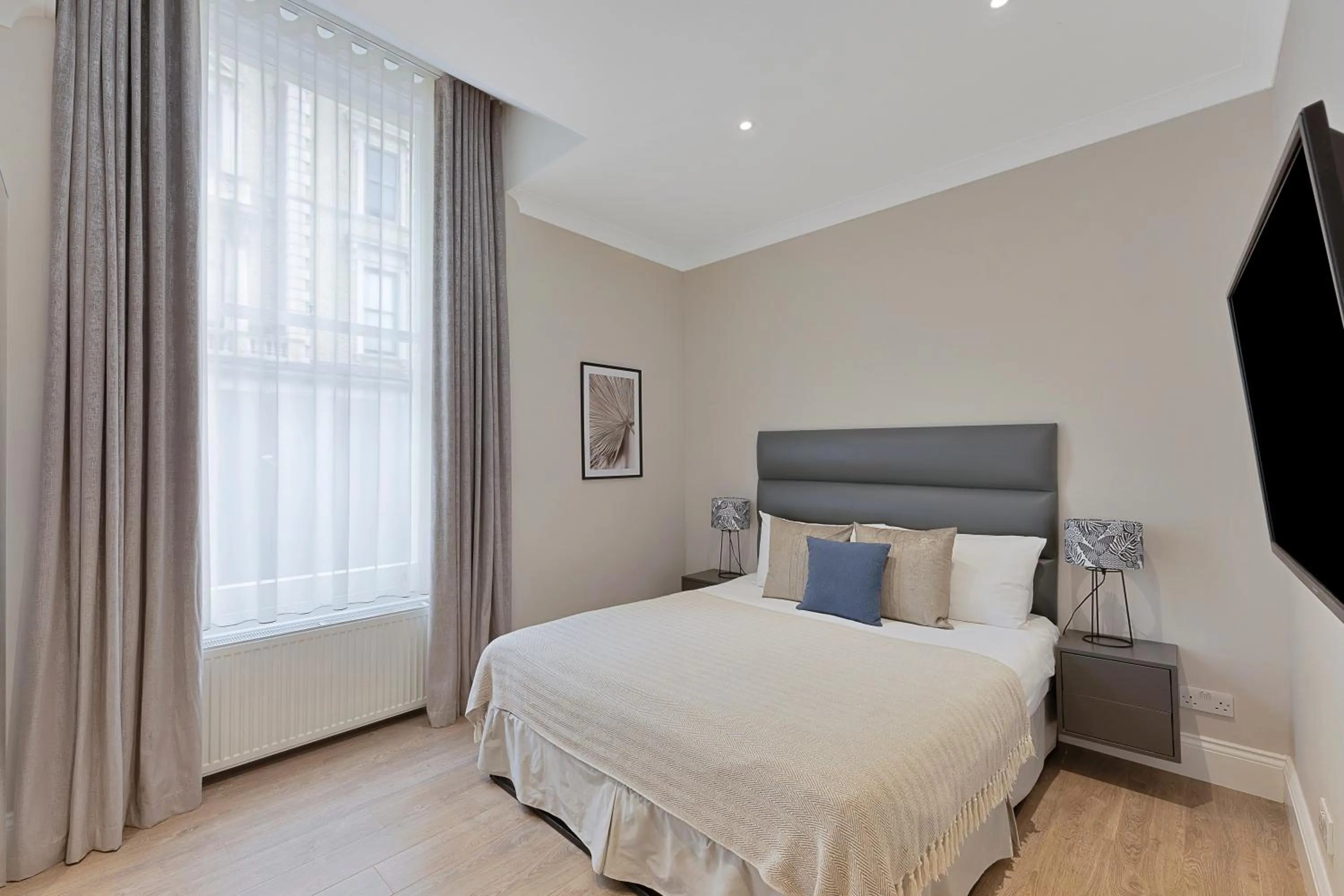 Bedroom, Bed in Cleveland Residences Kensington