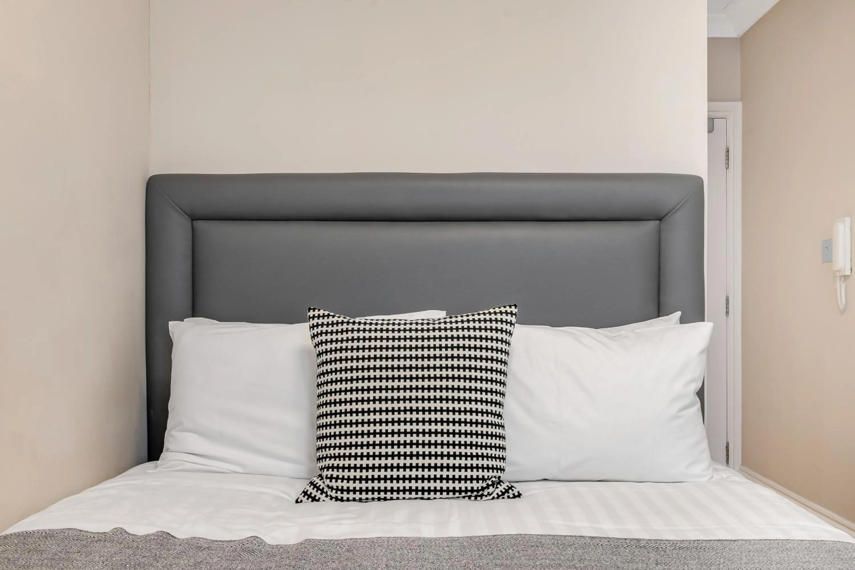 Bed in Cleveland Residences Kensington