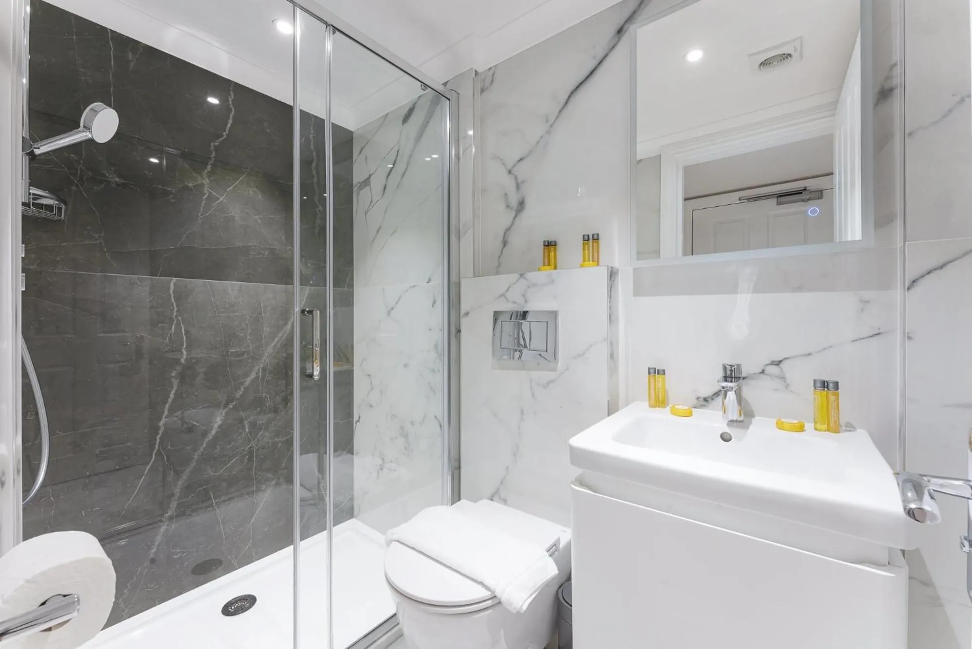 Bathroom in Cleveland Residences Kensington
