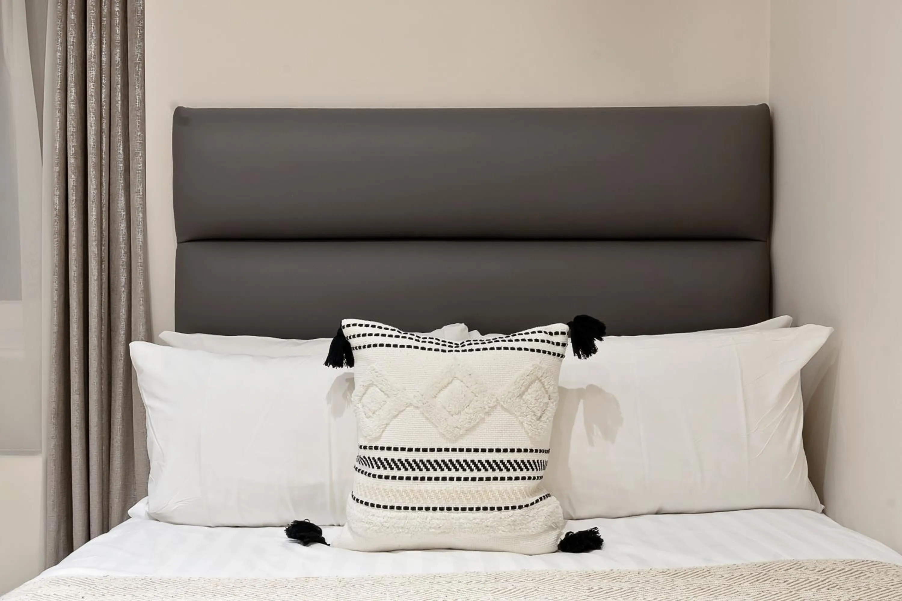 Bed in Cleveland Residences Kensington