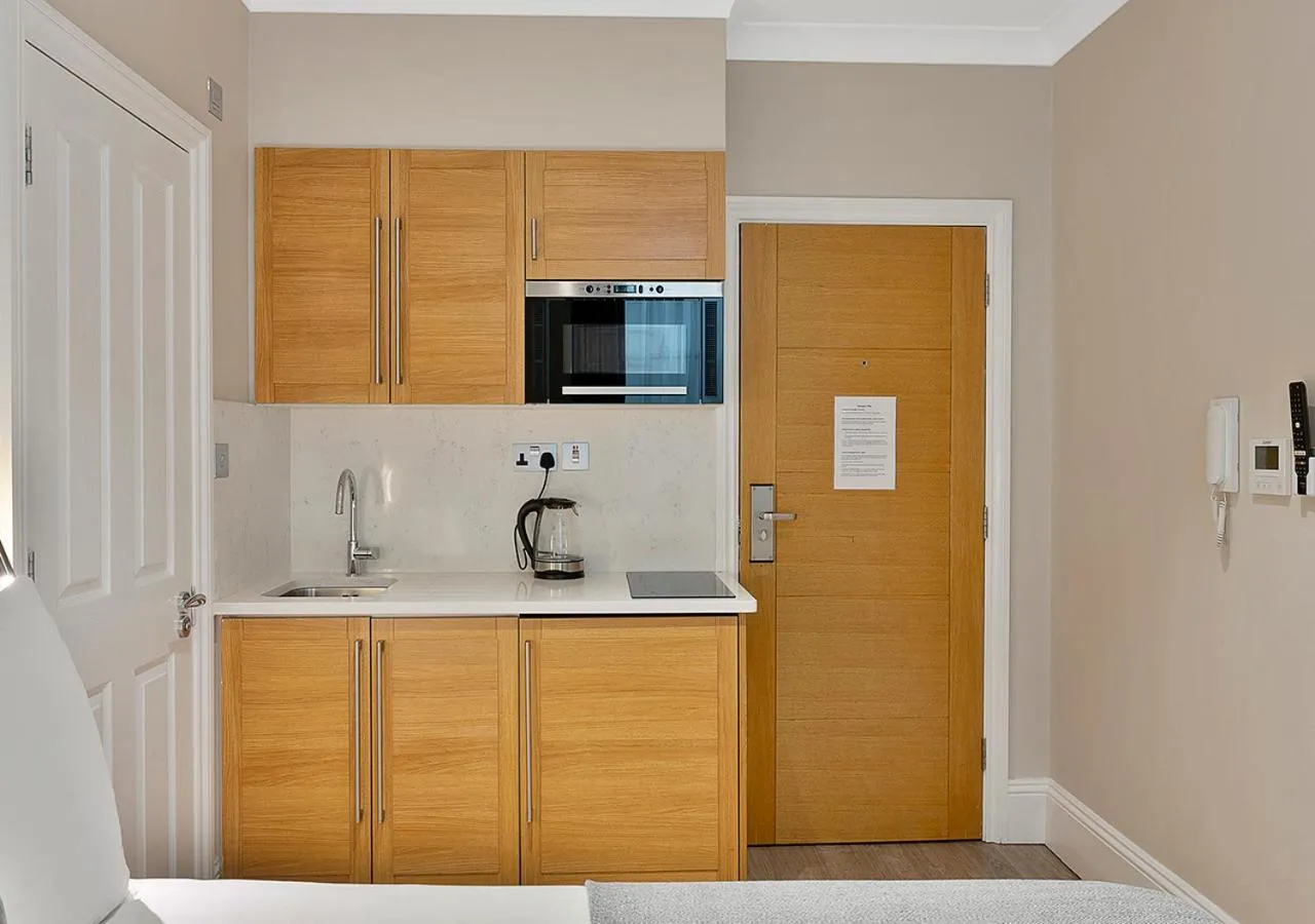 TV and multimedia in Cleveland Residences Kensington