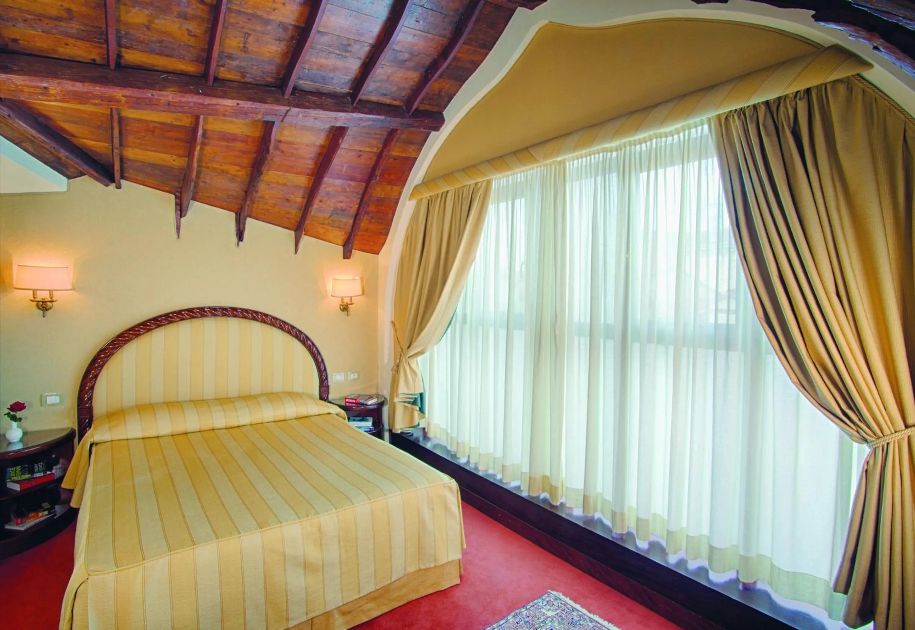 Photo of the whole room, Bed in Hotel Palazzo Stern