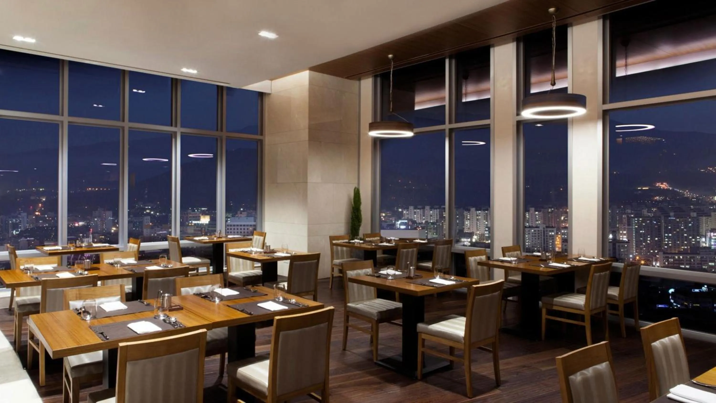 Restaurant/places to eat in LOTTE CITY HOTEL Jeju Airport