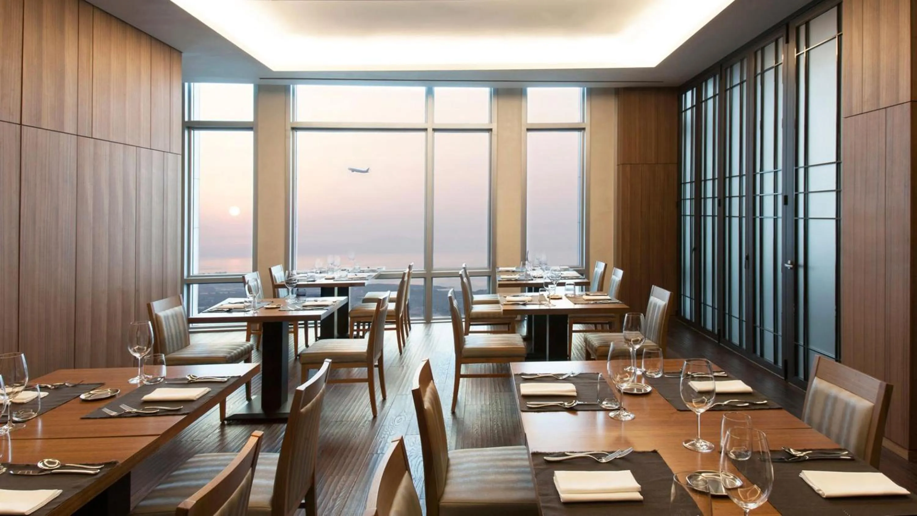 Restaurant/places to eat in LOTTE CITY HOTEL Jeju Airport