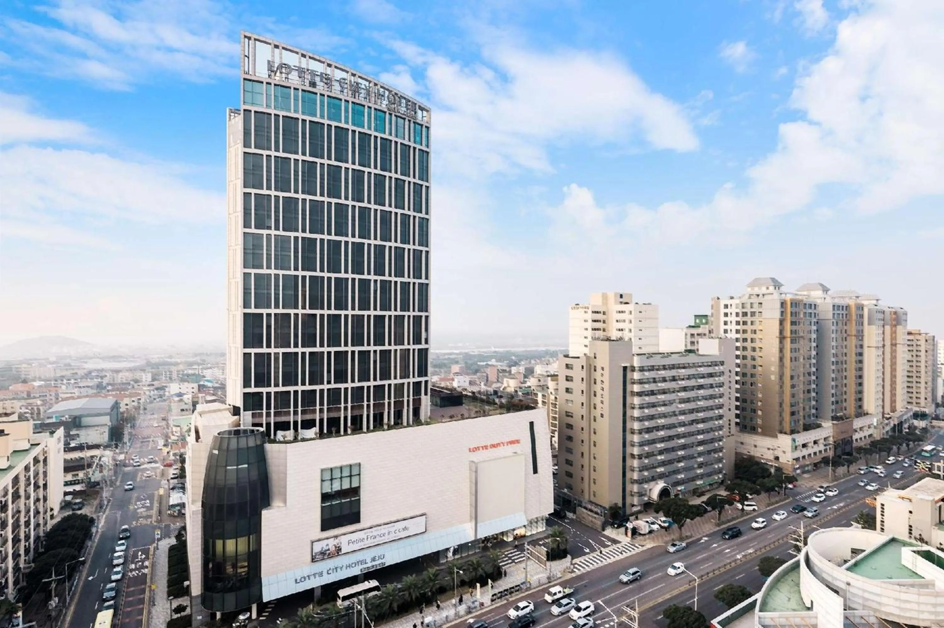Property building in LOTTE CITY HOTEL Jeju Airport