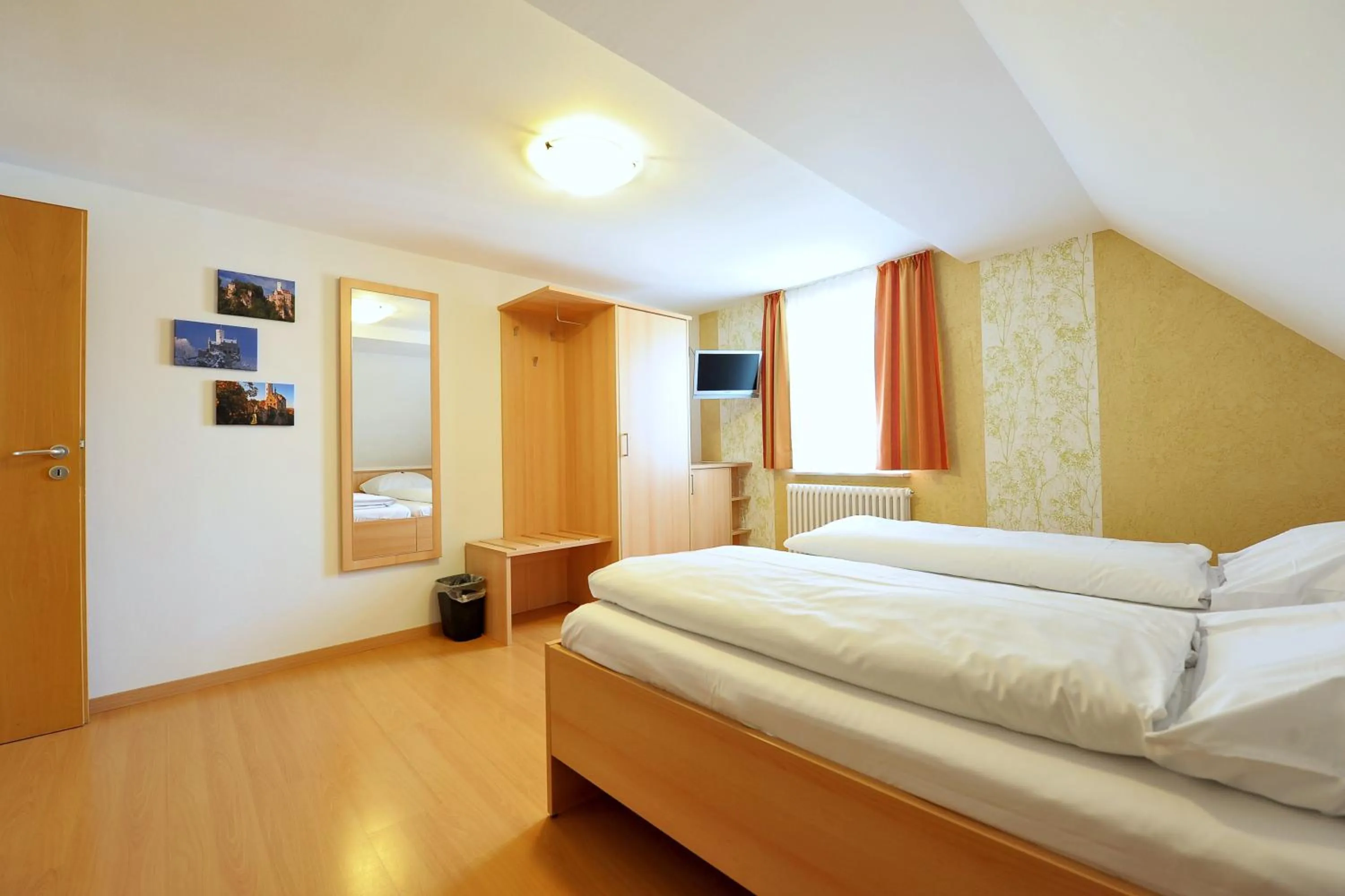 Photo of the whole room, Bed in Gasthof zum Lamm