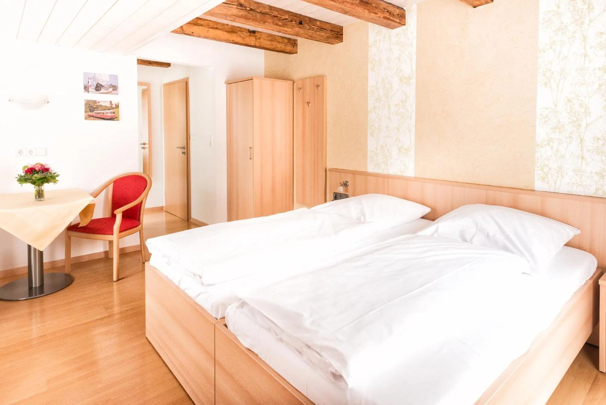 Photo of the whole room, Bed in Gasthof zum Lamm