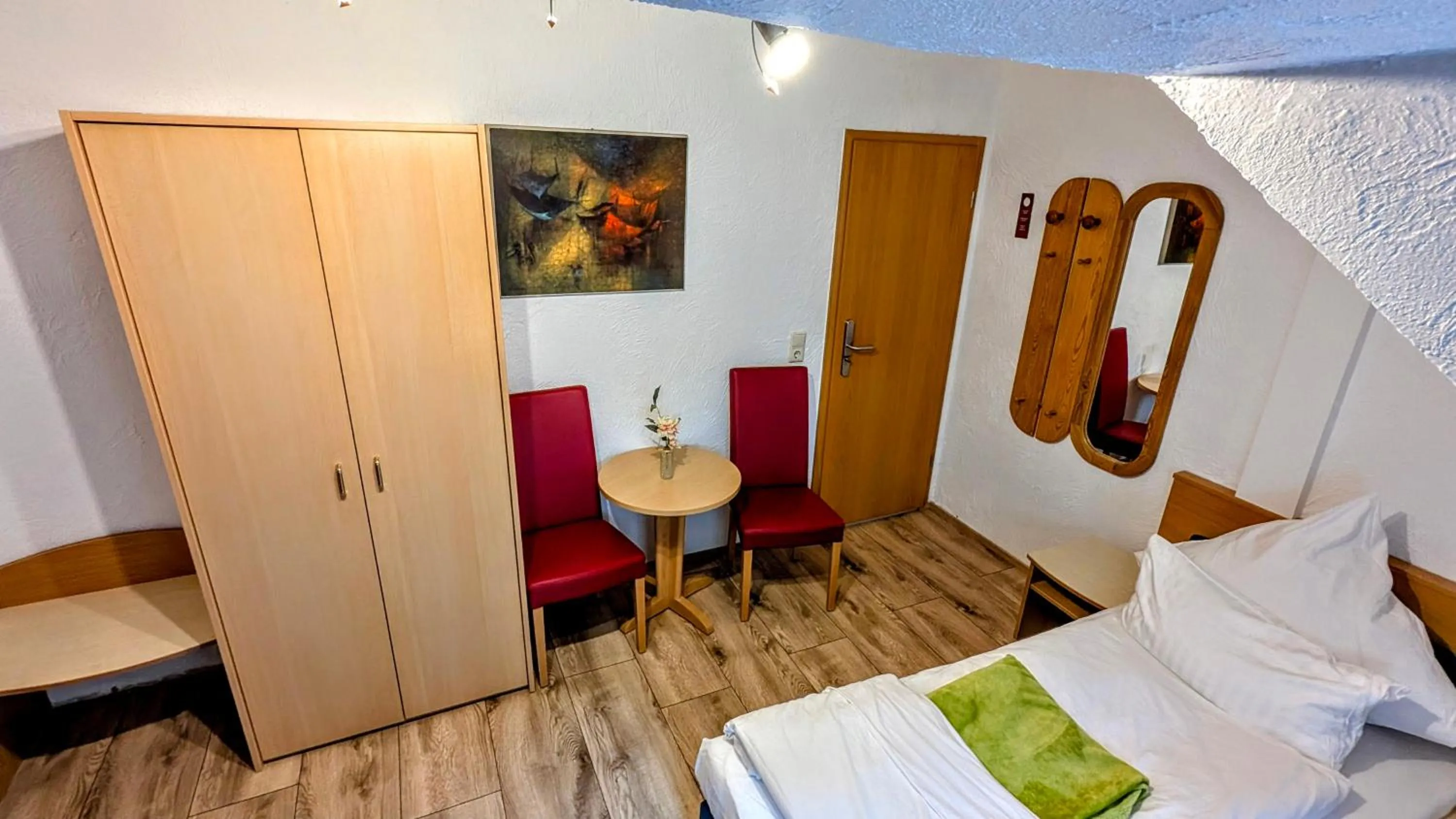 Photo of the whole room, Bed in Hotel am Rathaus