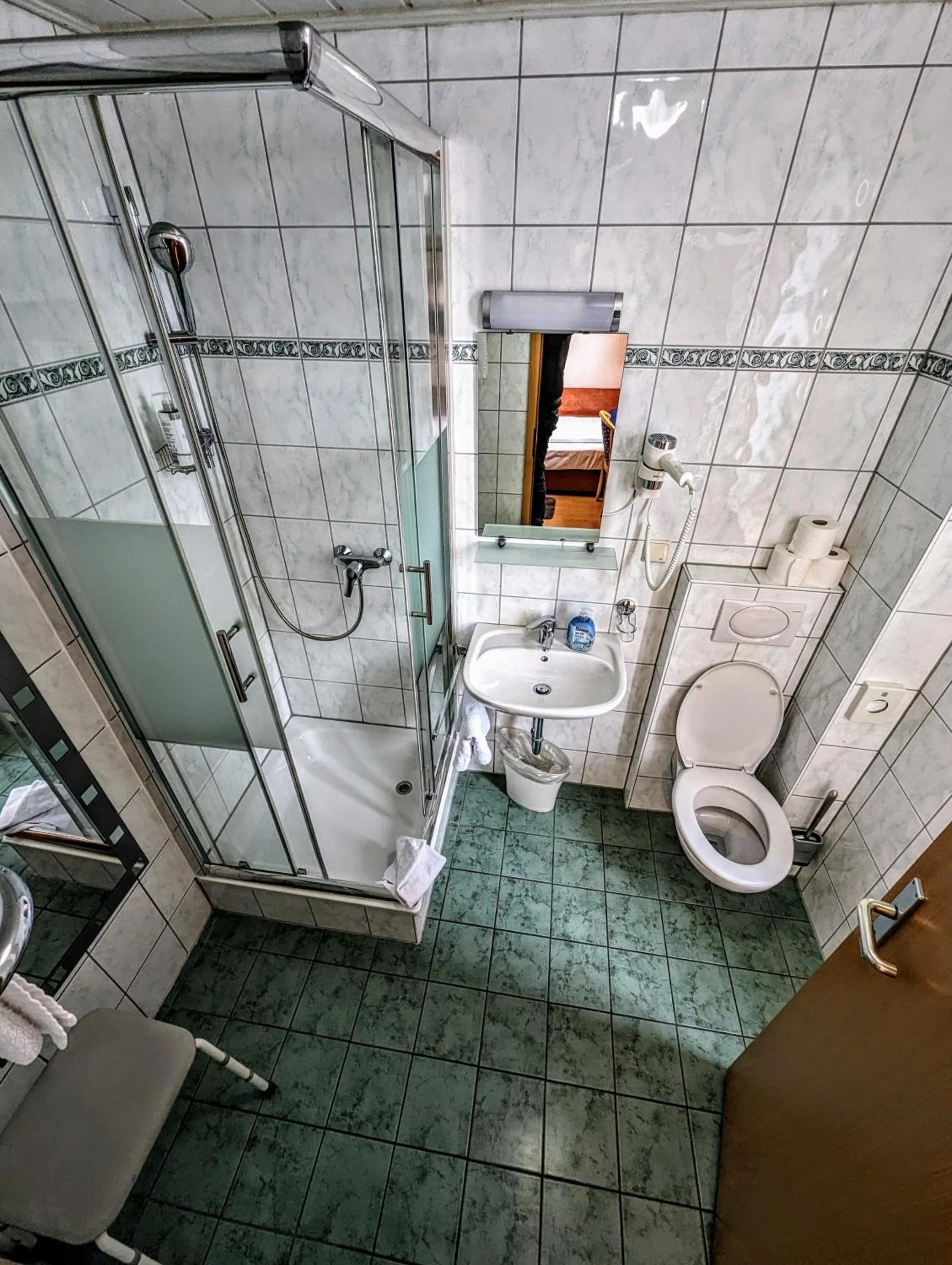 Shower in Hotel am Rathaus