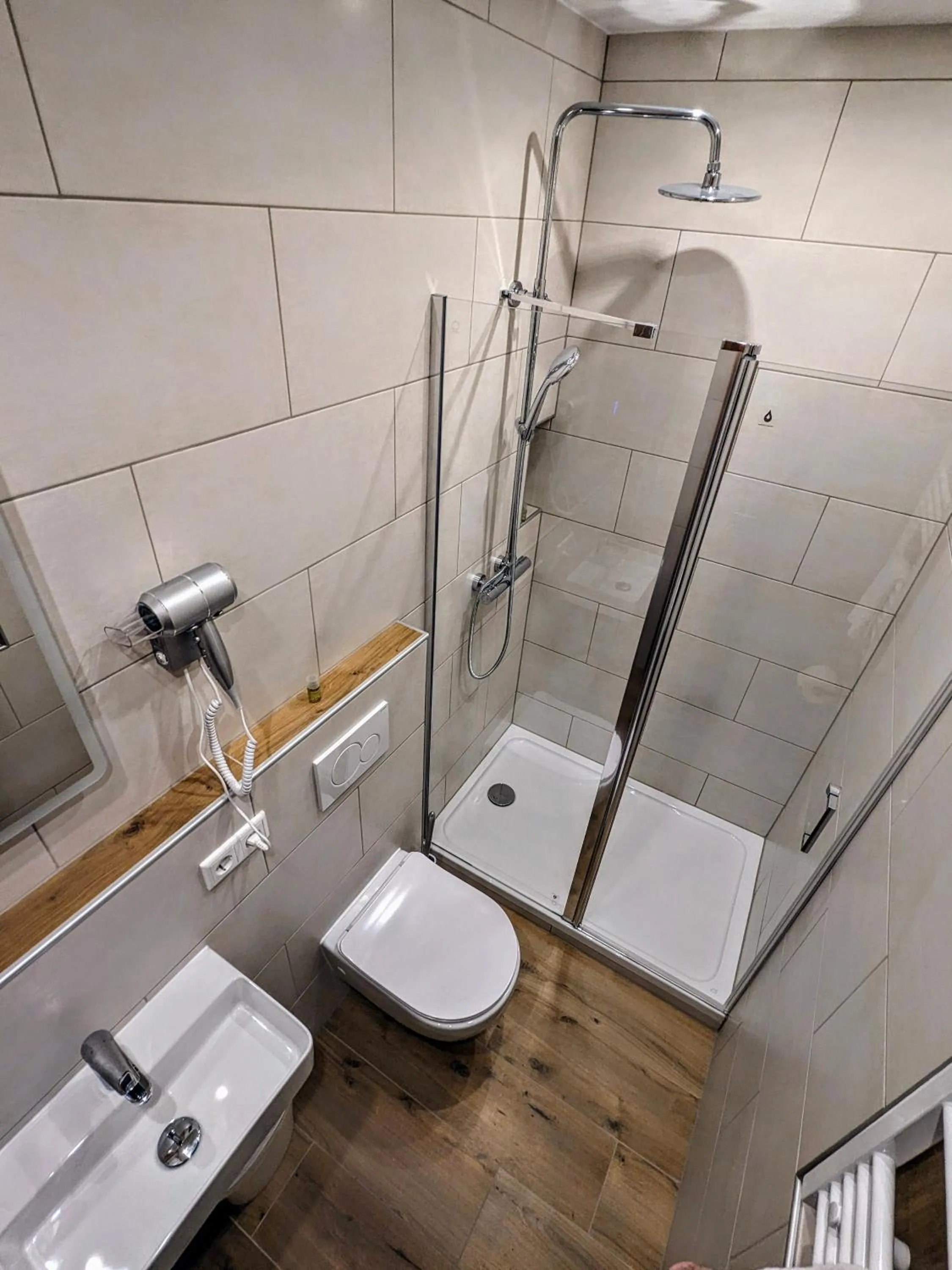 Shower in Hotel am Rathaus