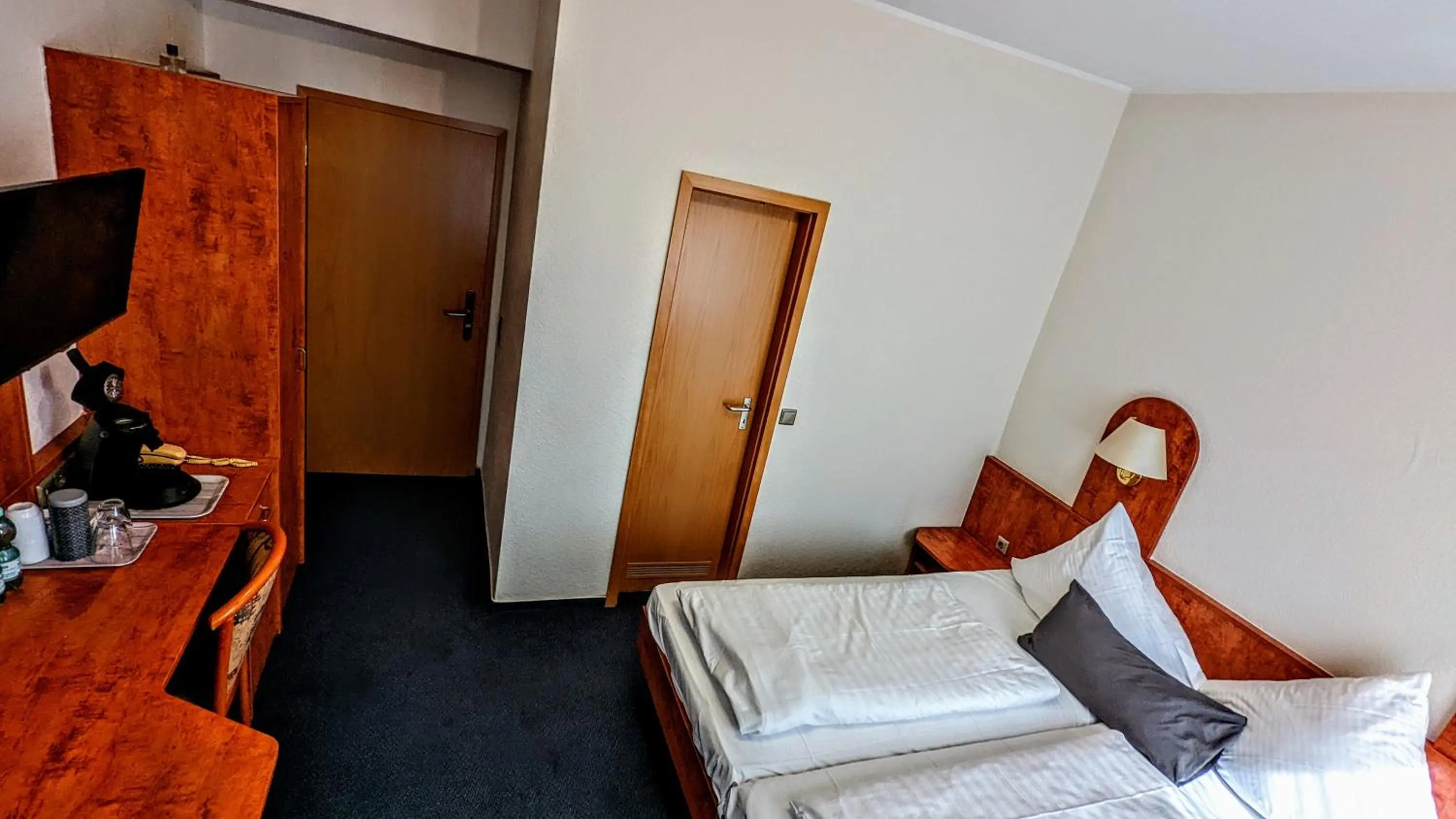 Photo of the whole room, Bed in Hotel am Rathaus