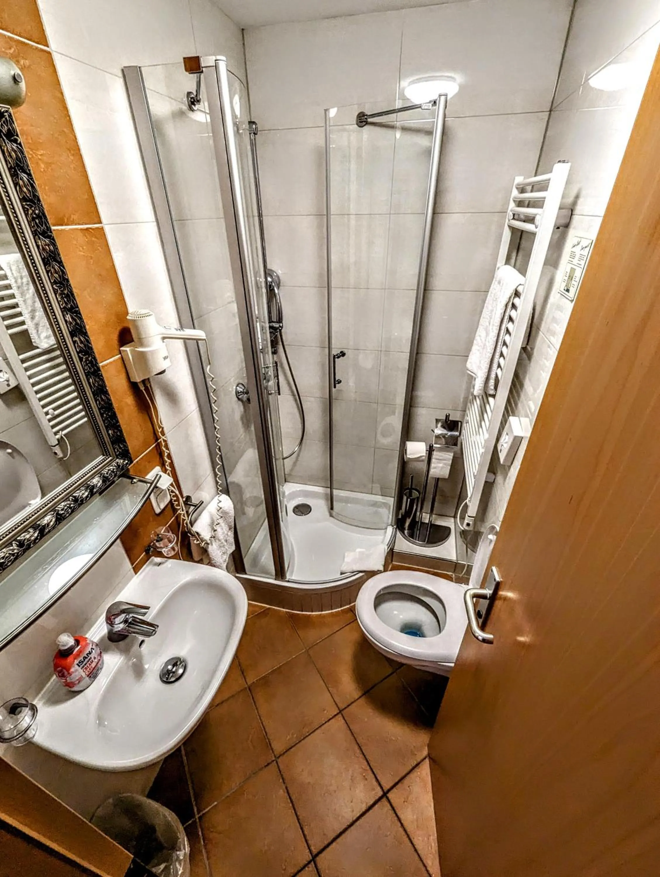 Shower in Hotel am Rathaus