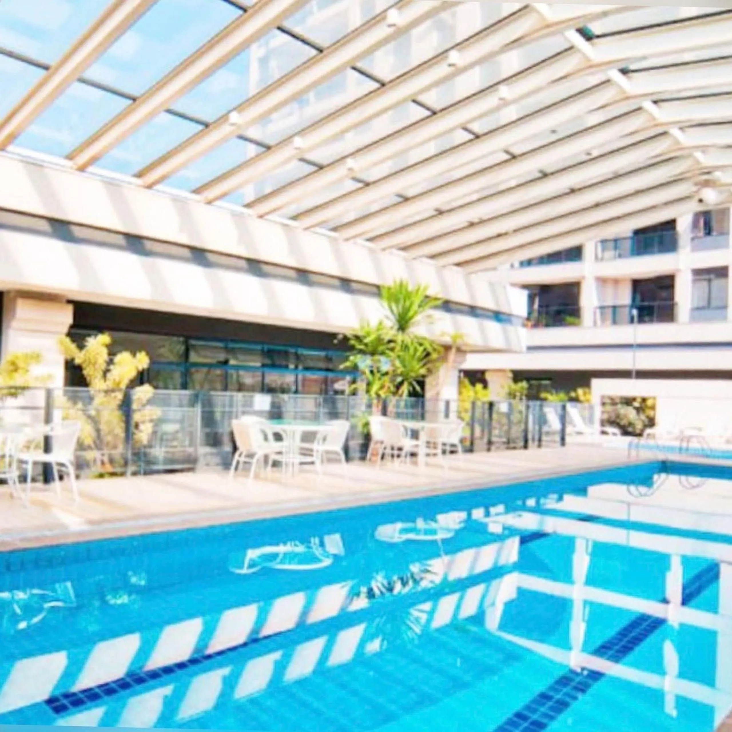 Swimming pool in Suite Luxo Flat Hotel Aeroporto Congonhas 1503