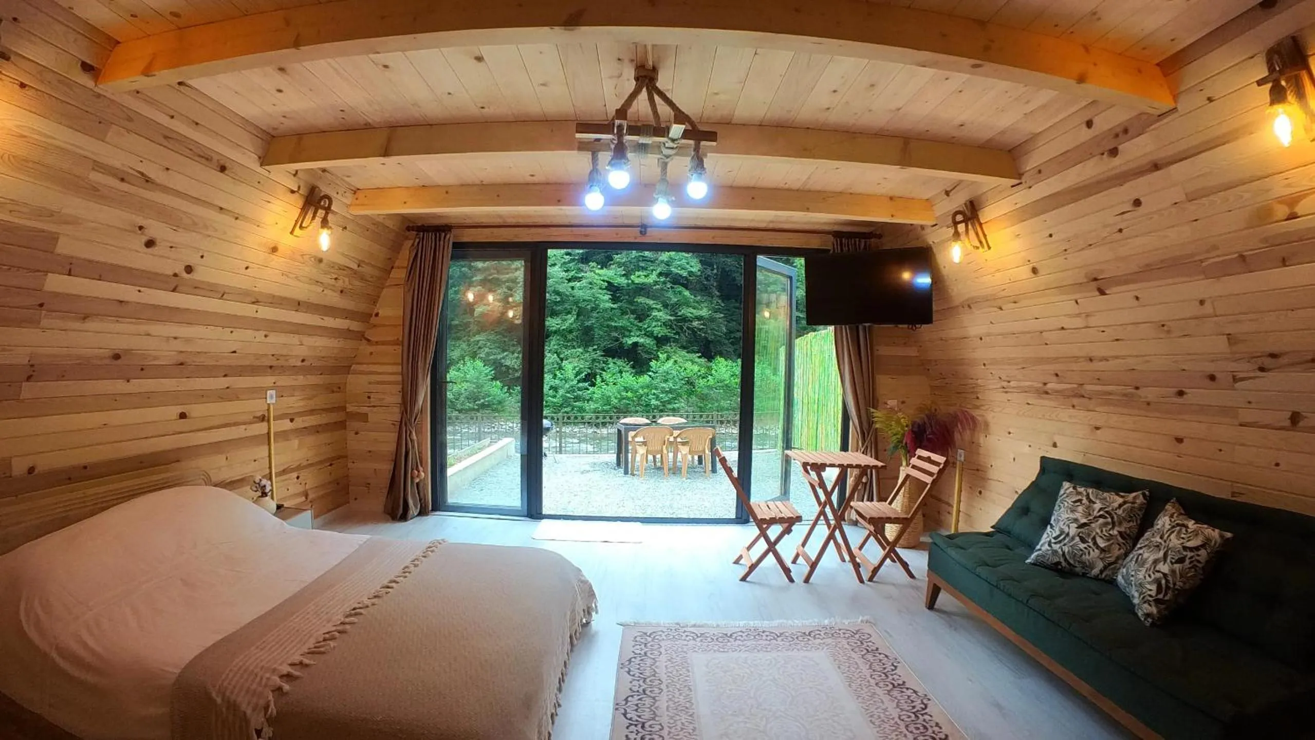 Living room, Bed in Hayde Bungalow