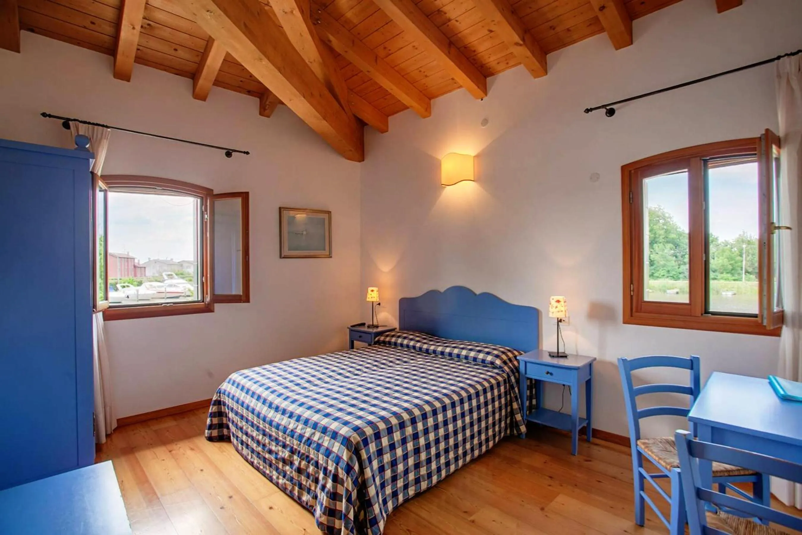 Photo of the whole room, Bed in Residenze Di La' Dal Fiume