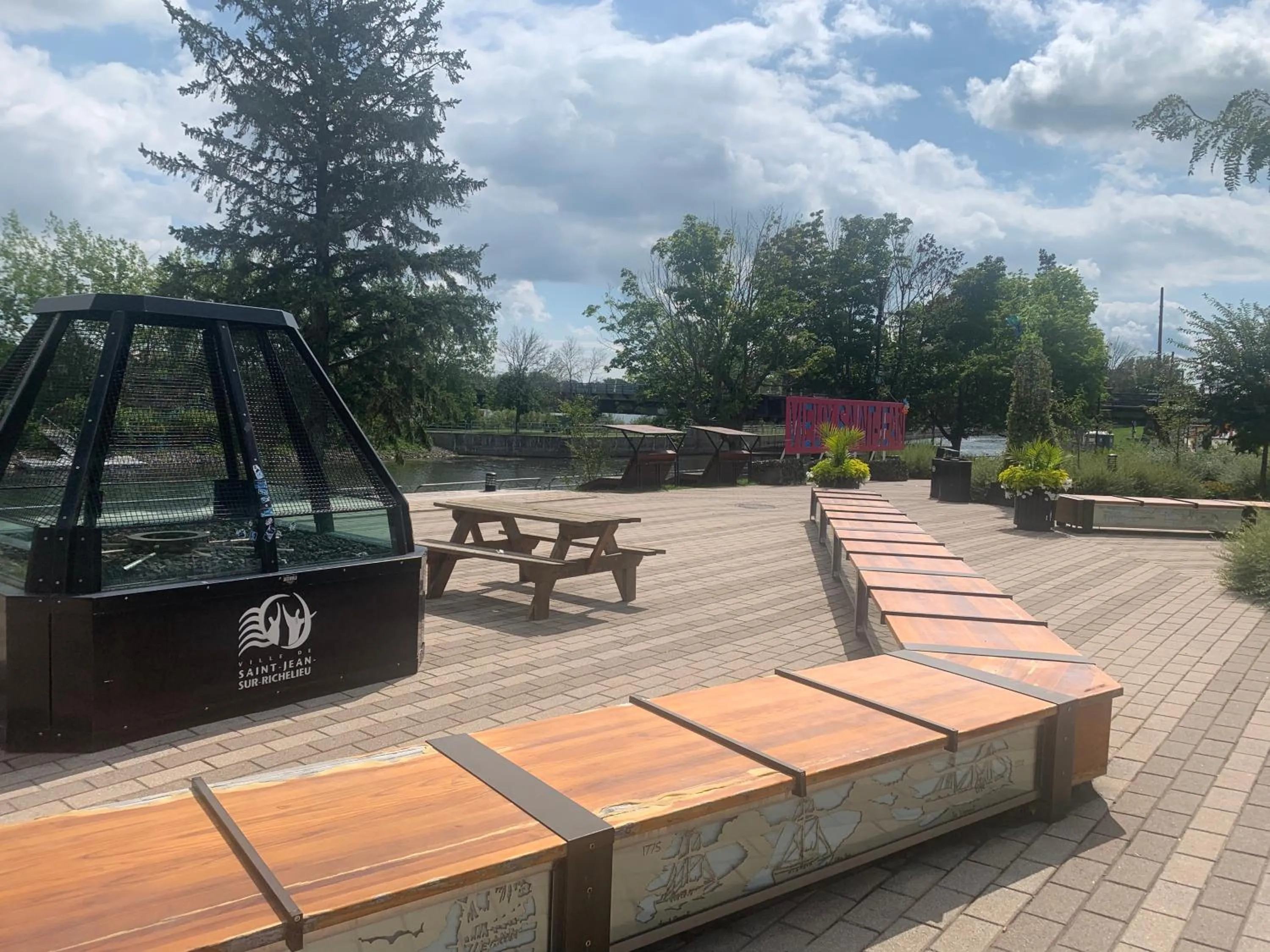 Garden in Flotel St-Jean-sur-Richelieu