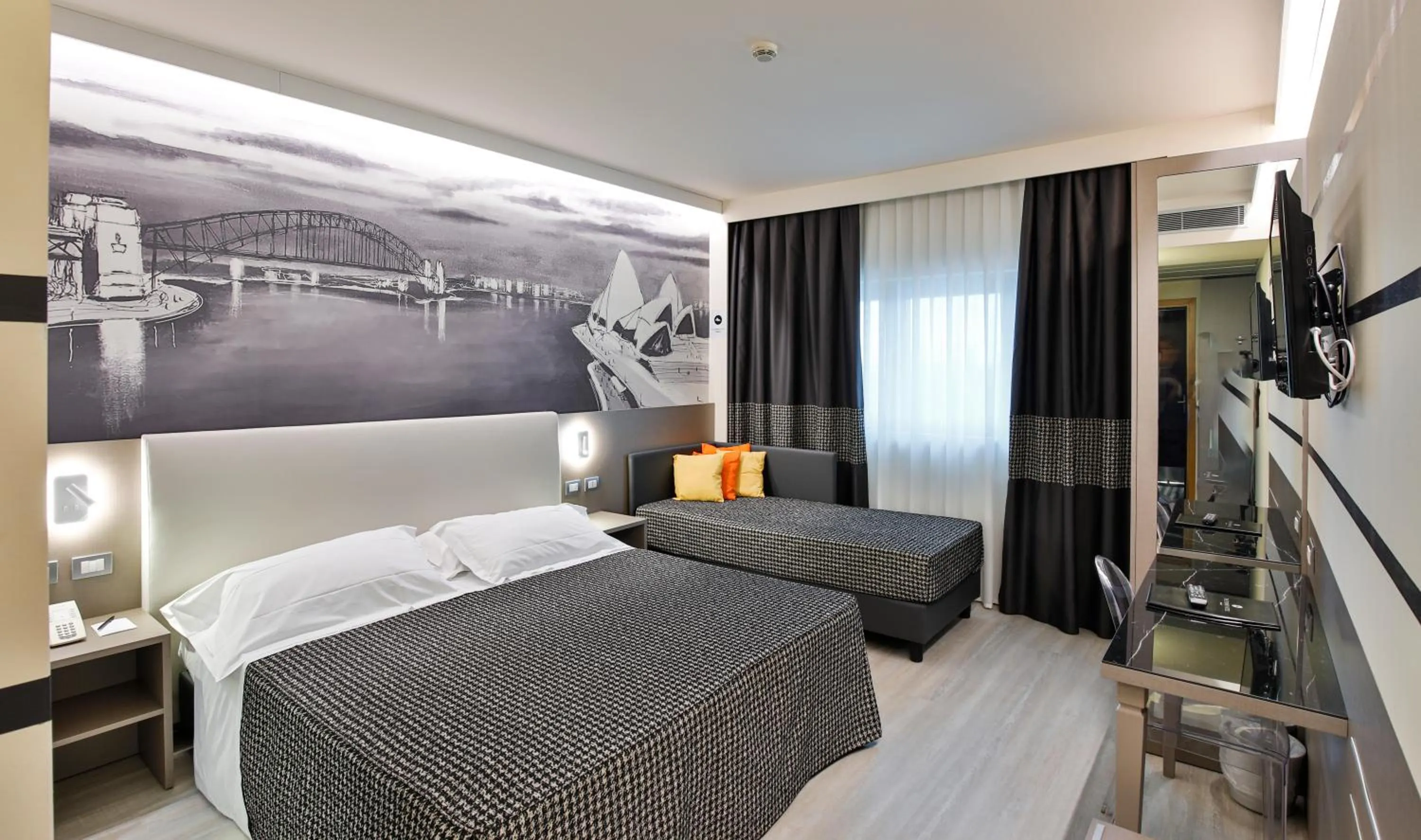 Bedroom, Bed in The Sydney Hotel