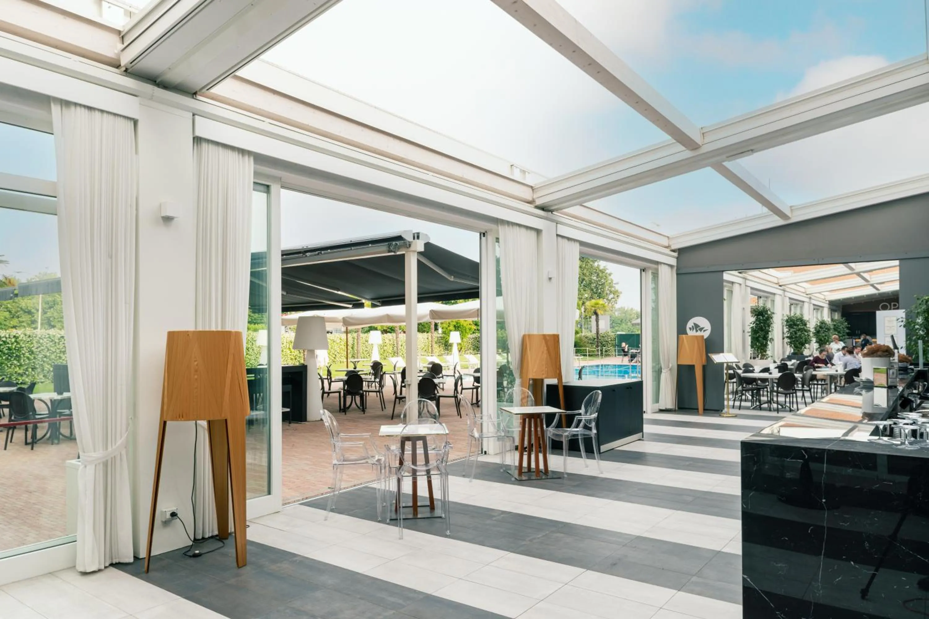 Restaurant/places to eat in The Sydney Hotel