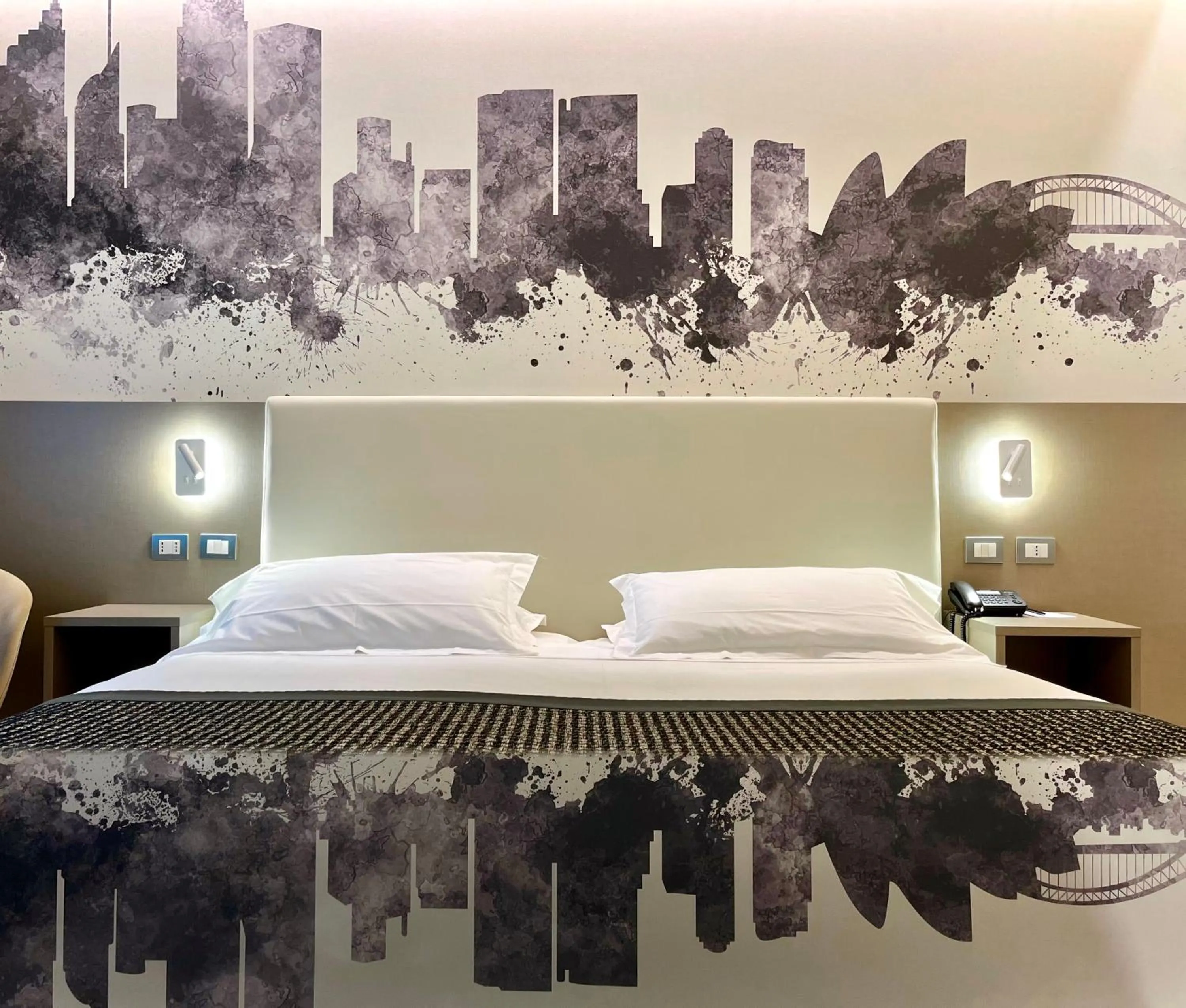 Bedroom, Bed in The Sydney Hotel