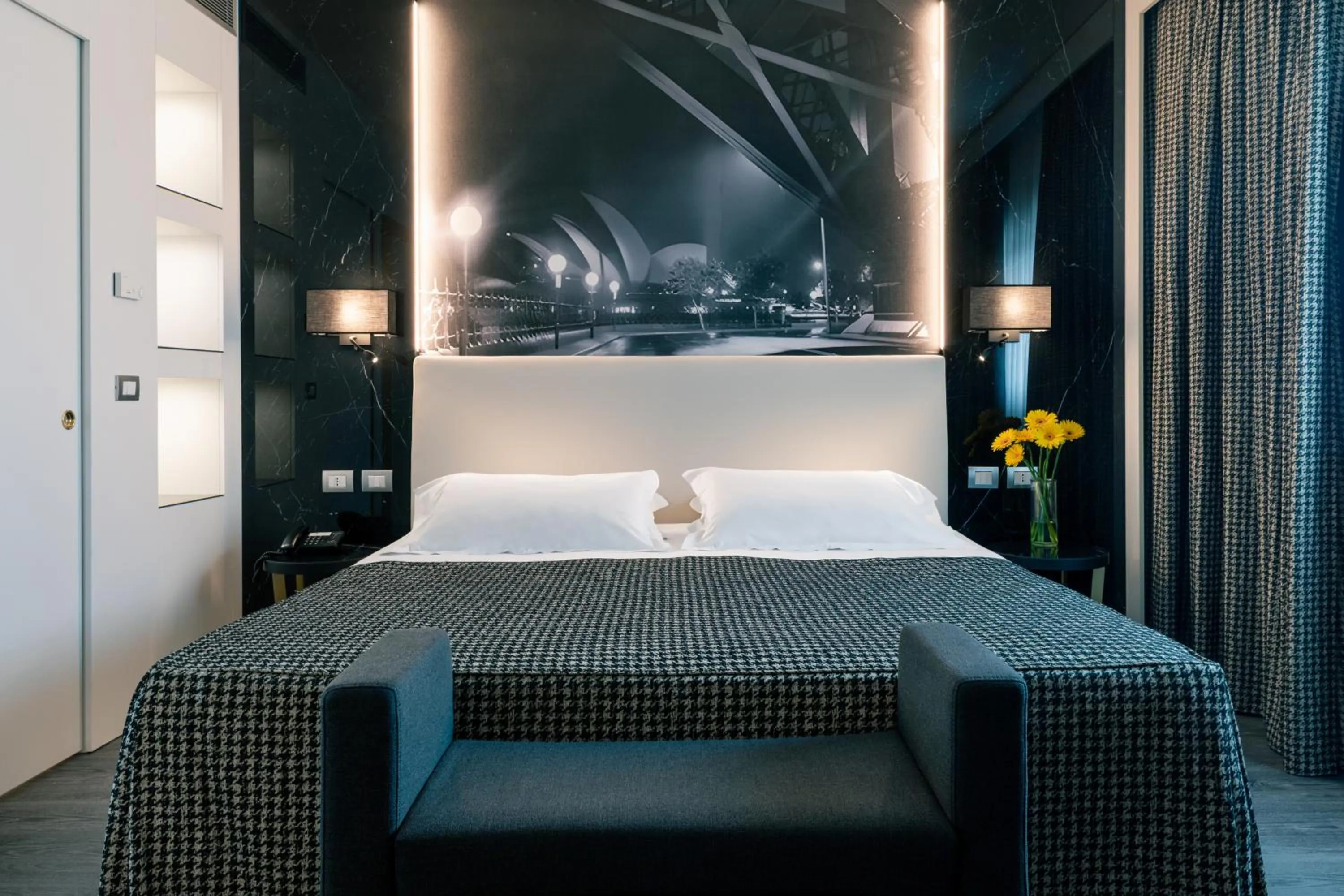 Bedroom, Bed in The Sydney Hotel