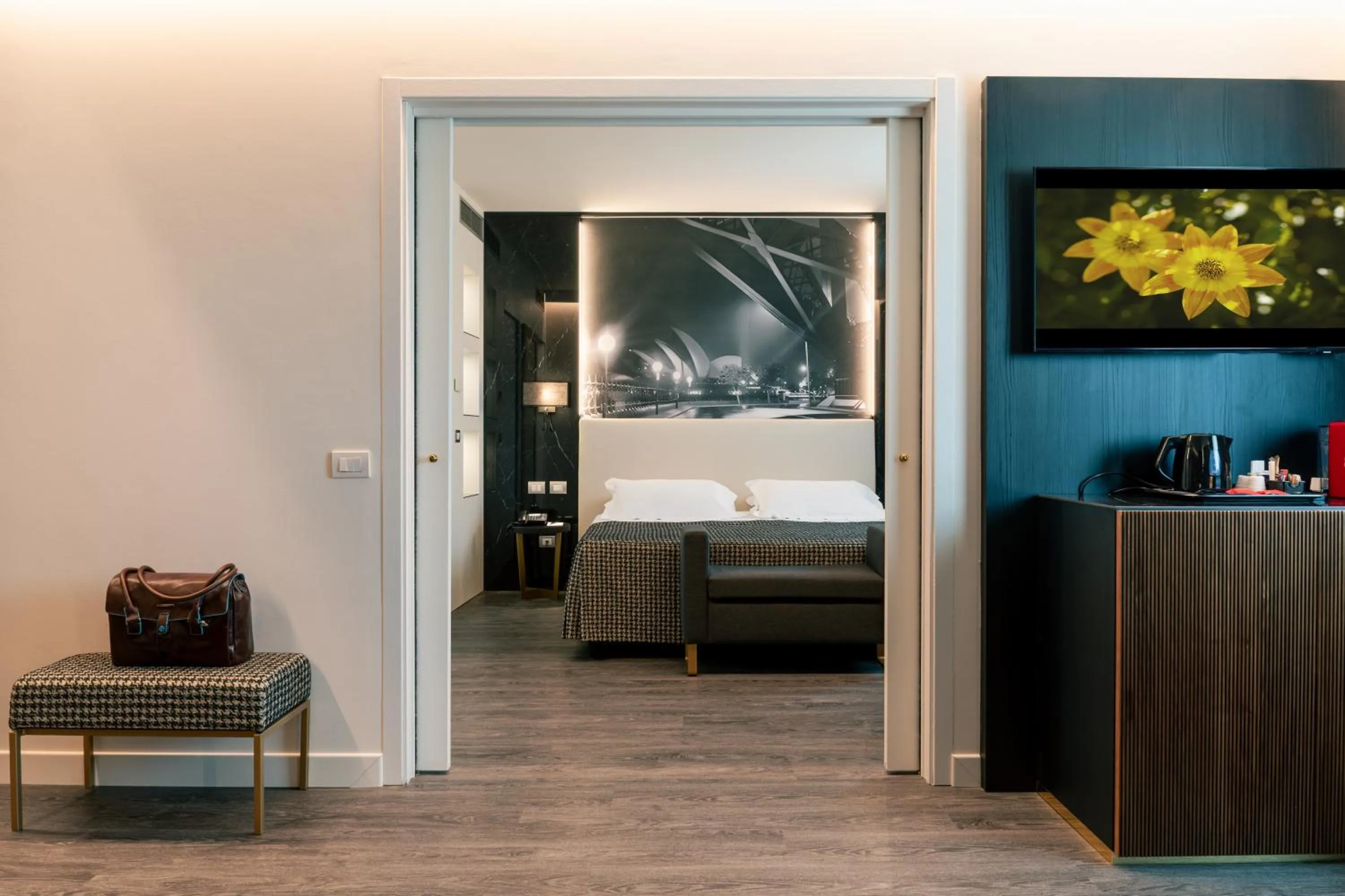 Bedroom, Bed in The Sydney Hotel