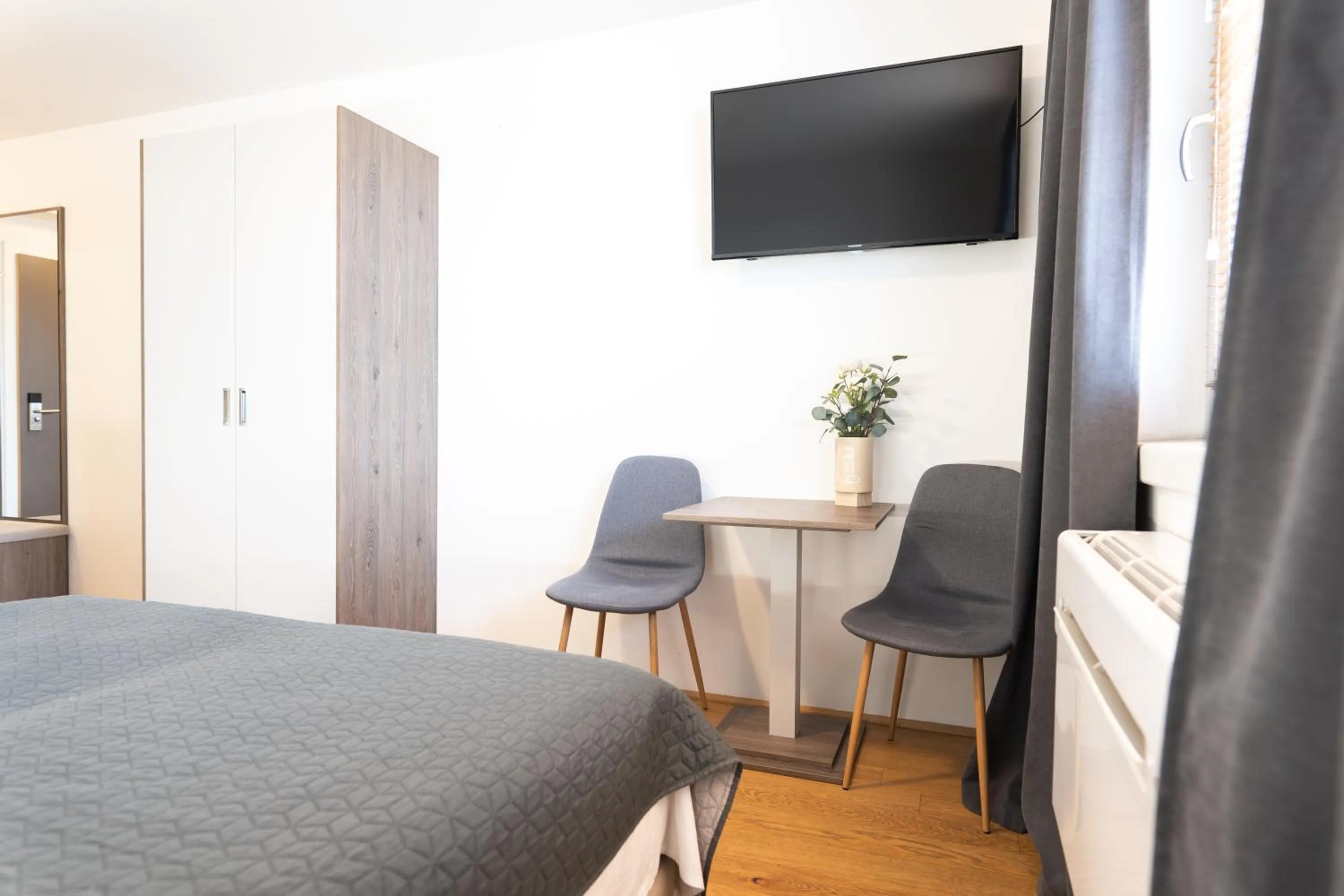 Photo of the whole room, Bed in Hotel Triester