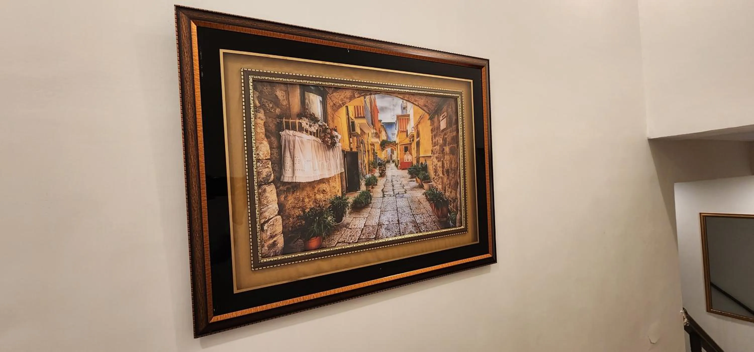 Decorative detail in Red Fort Hotel Gulberg