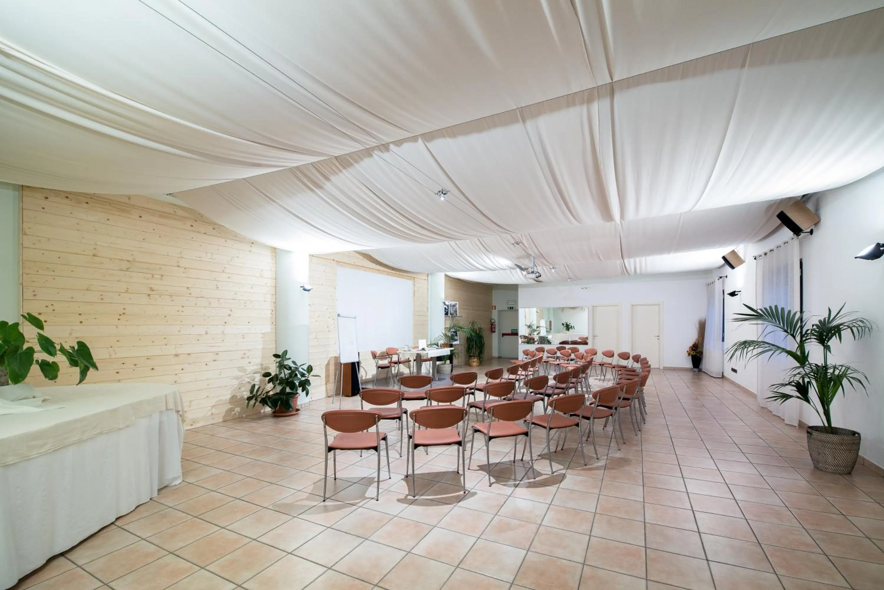 Meeting/conference room in Draconerium Hotel