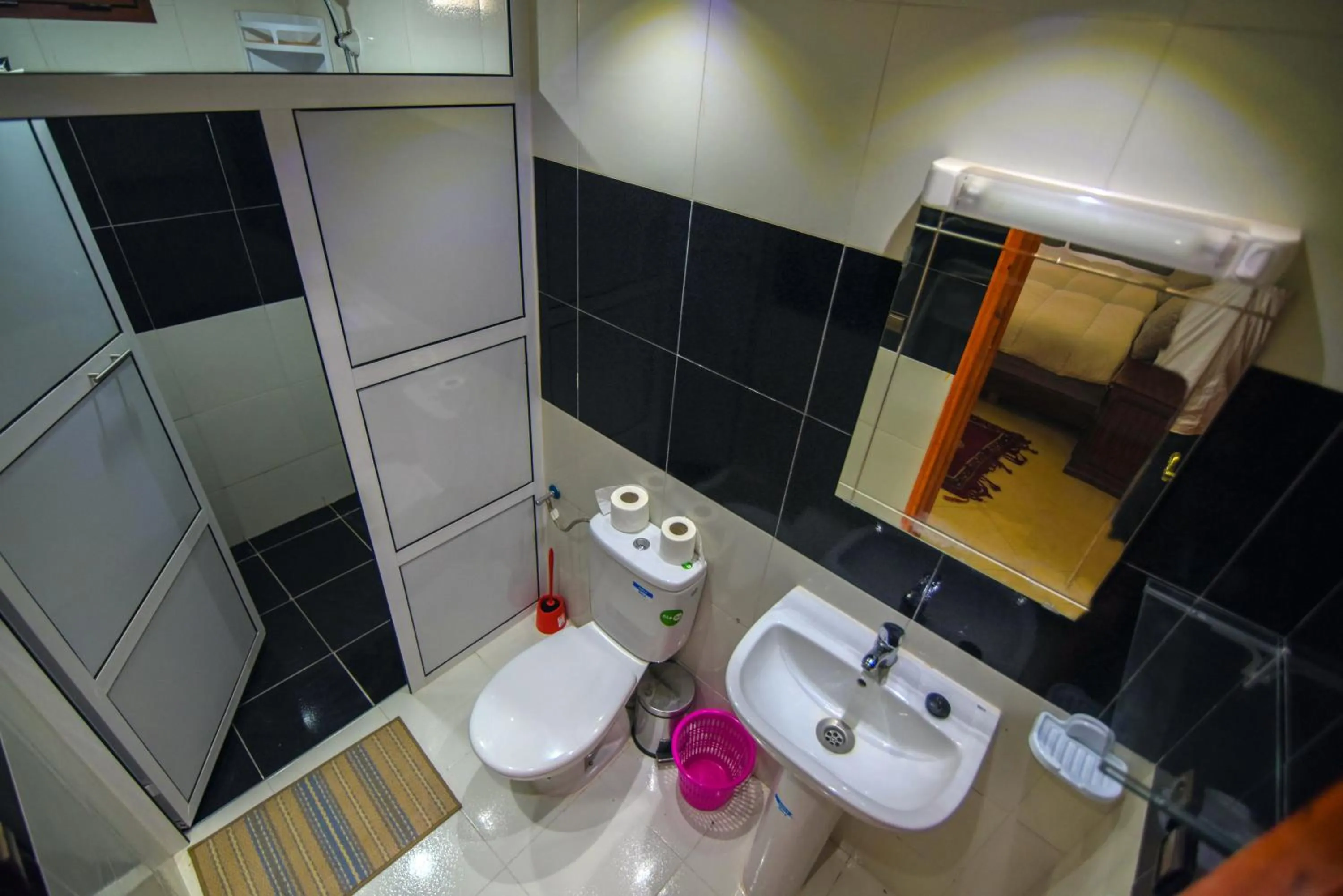 Toilet in Kasbah Roseville