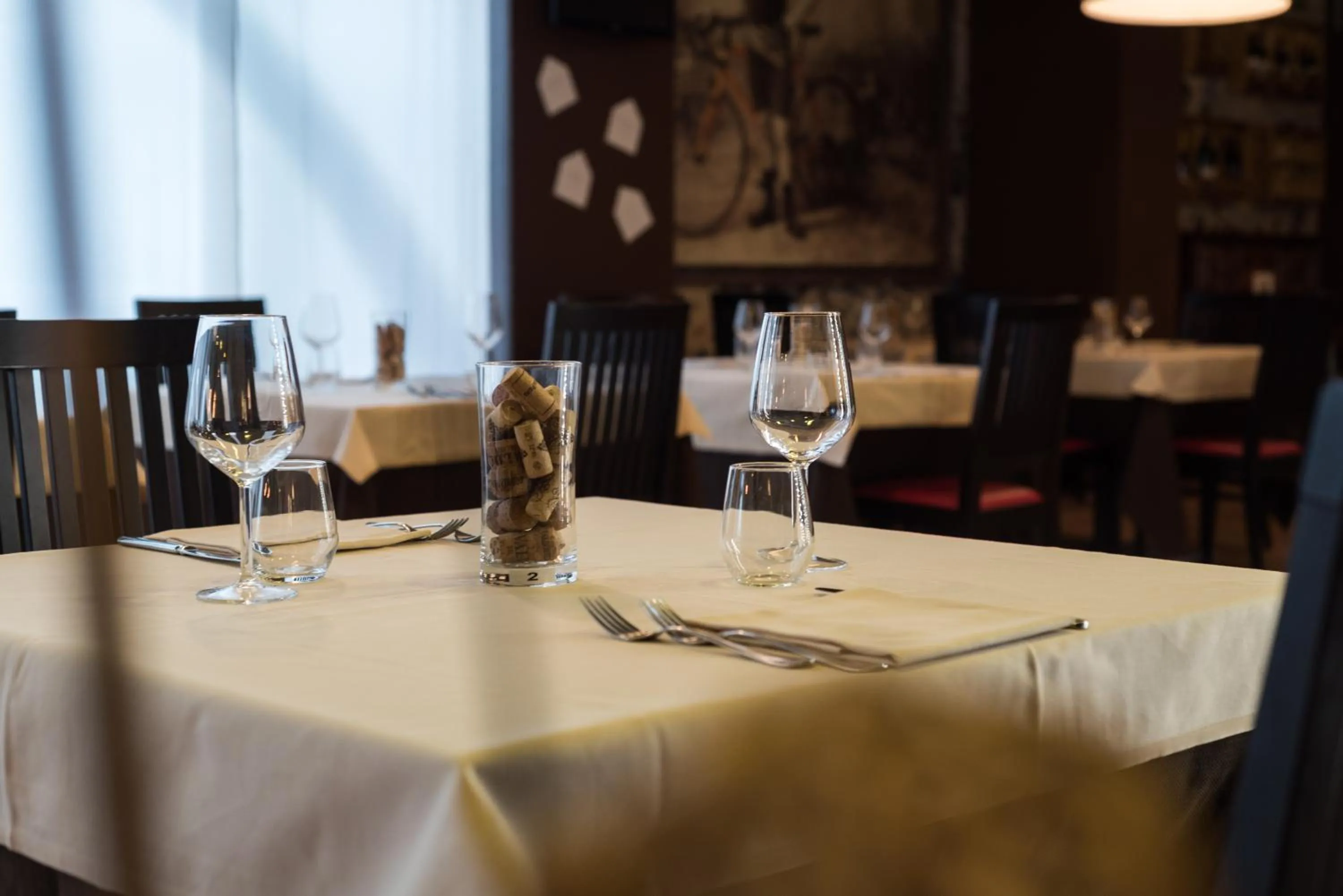 Restaurant/places to eat in Hotel Capital