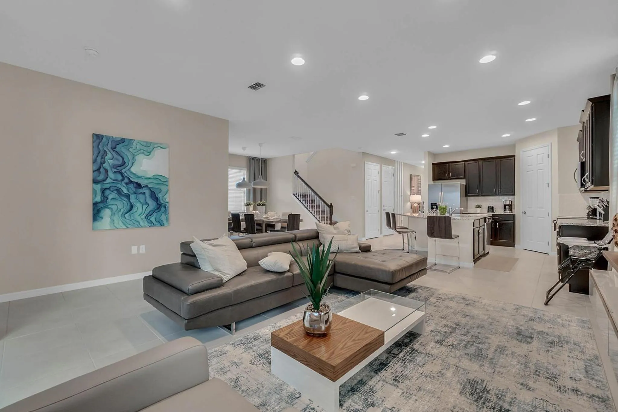 Property building in 5 Bedrooms 55 Bathrooms Solara 9026 Pc