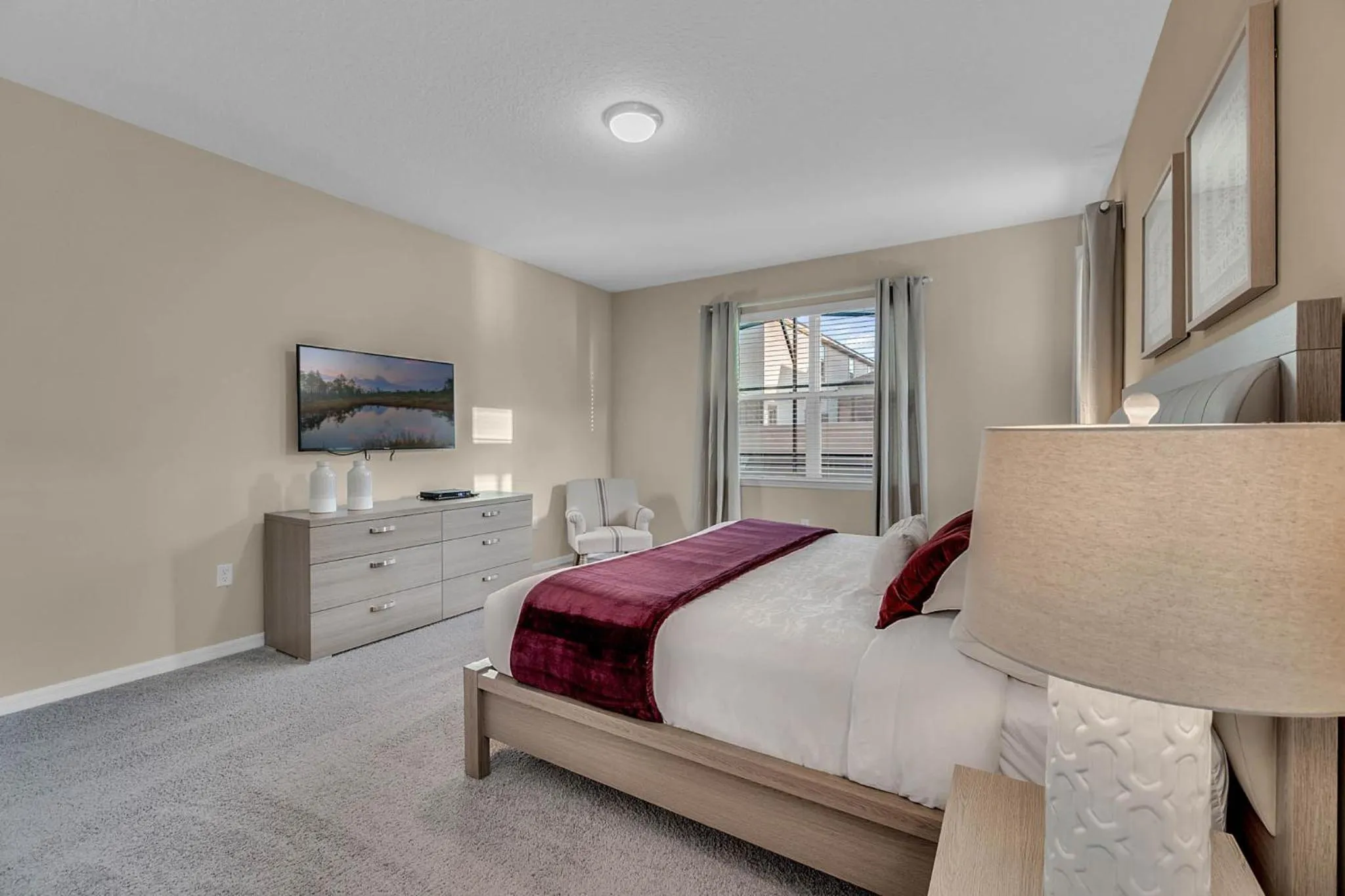 Property building, Bed in 5 Bedrooms 55 Bathrooms Solara 9026 Pc