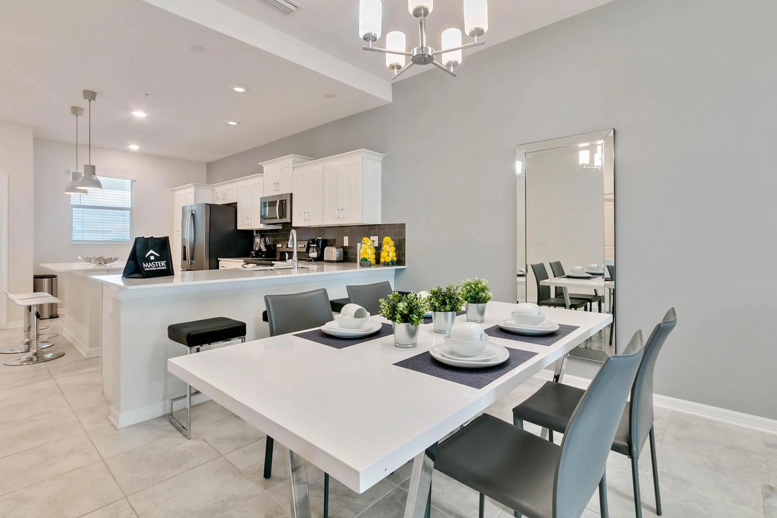 Property building in 2 Bedrooms 2 Bathrooms Storey Lake 3120-403 Pc