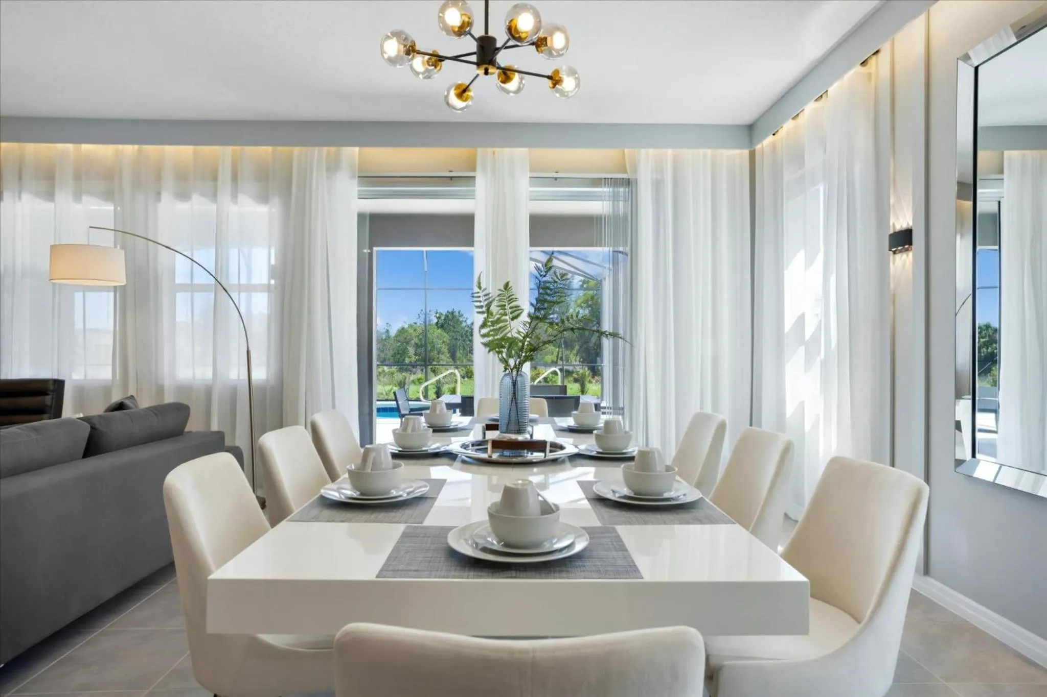 Property building in 6 Bedrooms 5 Bathrooms Solterra 7623 Ol