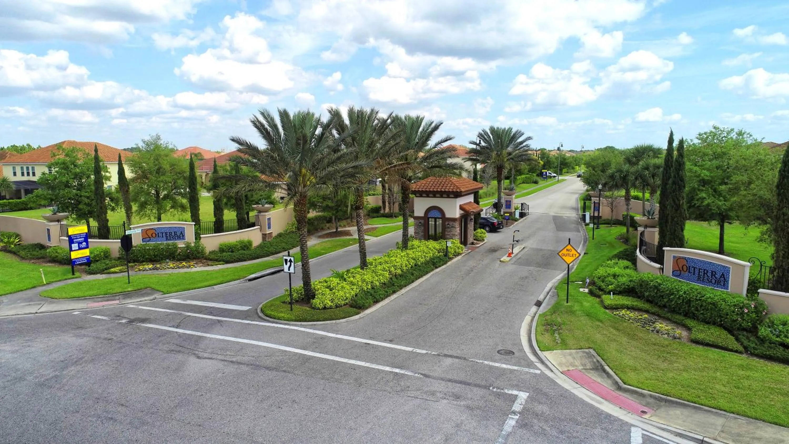 Property building in 6 Bedrooms 5 Bathrooms Solterra 7623 Ol