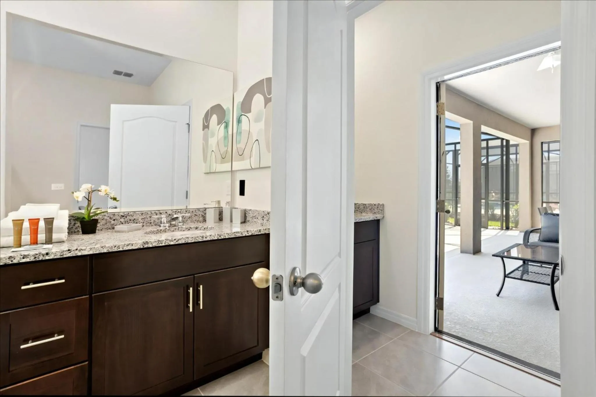 Property building in 6 Bedrooms 5 Bathrooms Solterra 7623 Ol