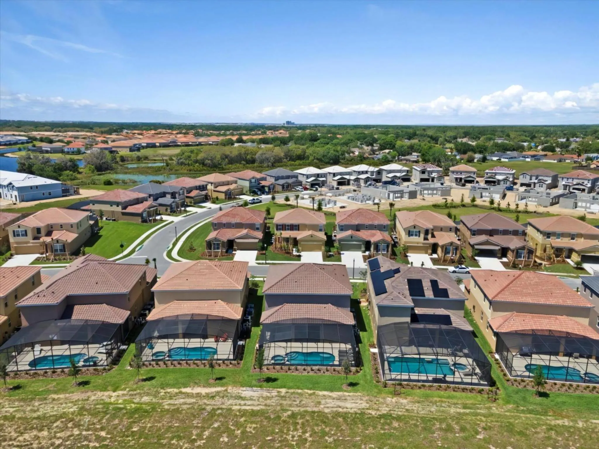 Property building in 6 Bedrooms 5 Bathrooms Solterra 7623 Ol