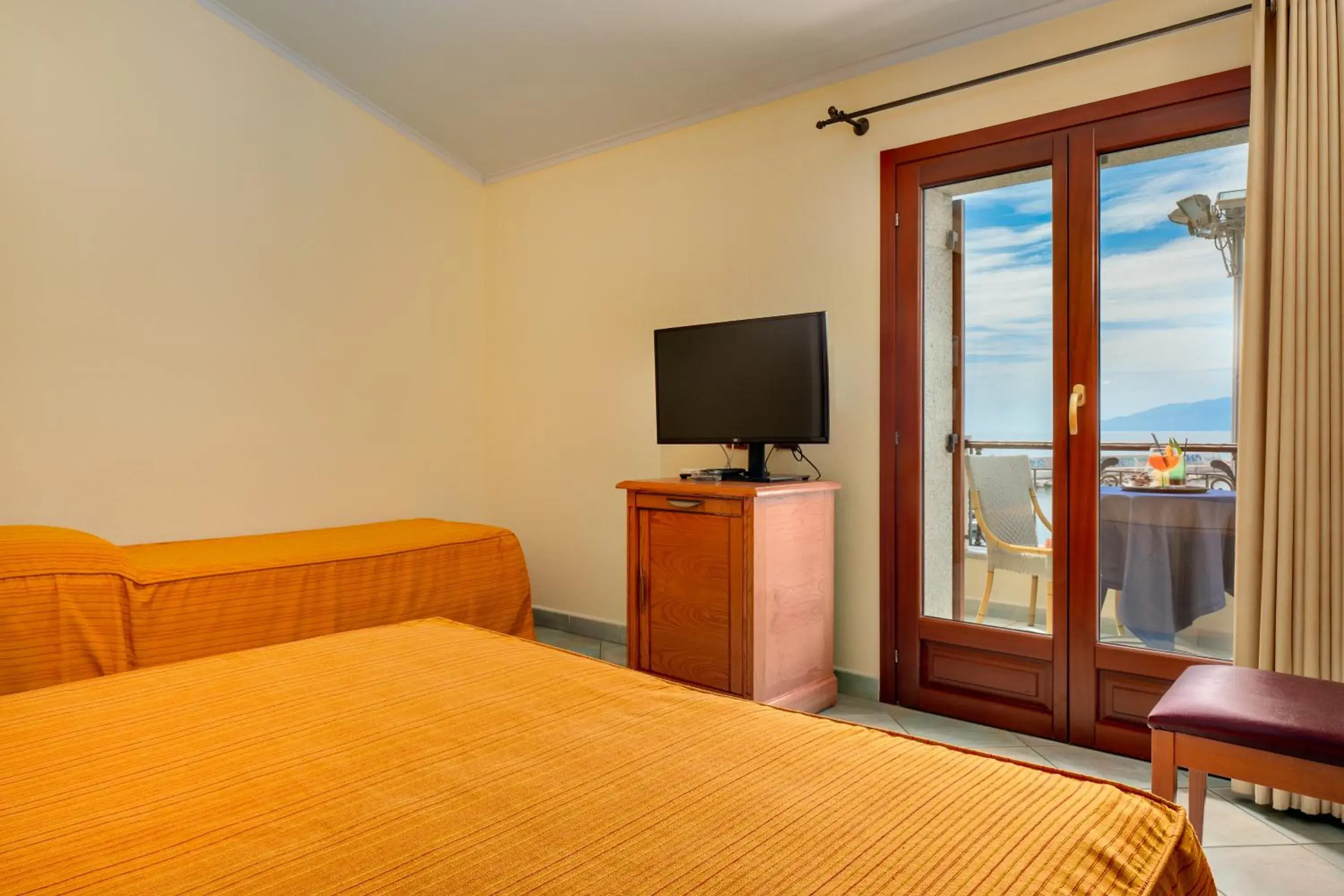 Double Room with Balcony and Sea View in Il Nuovo Gabbiano Double Room with Balcony and Sea View in Il Nuovo Gabbiano